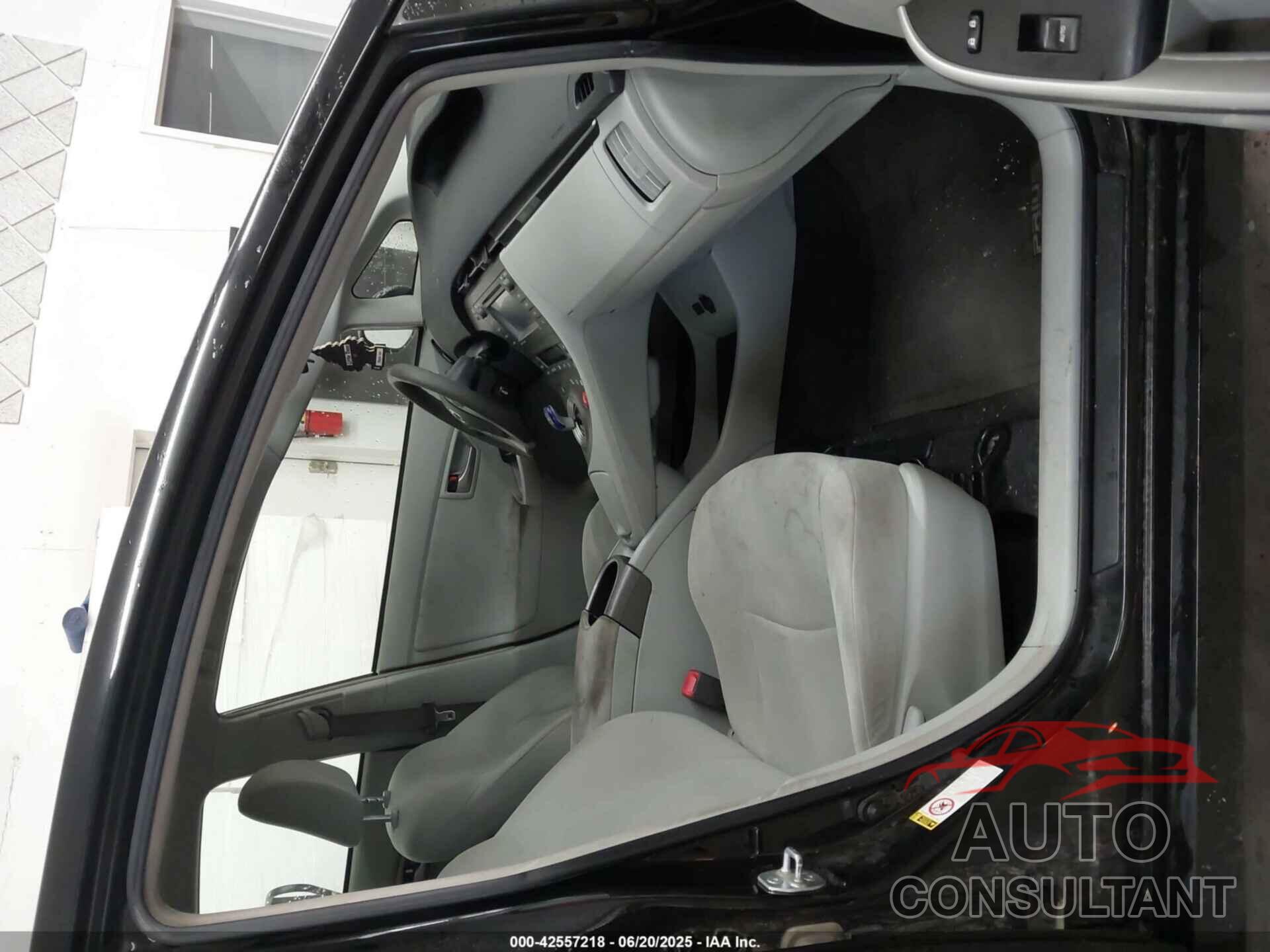 TOYOTA PRIUS 2013 - JTDKN3DU3D0340869