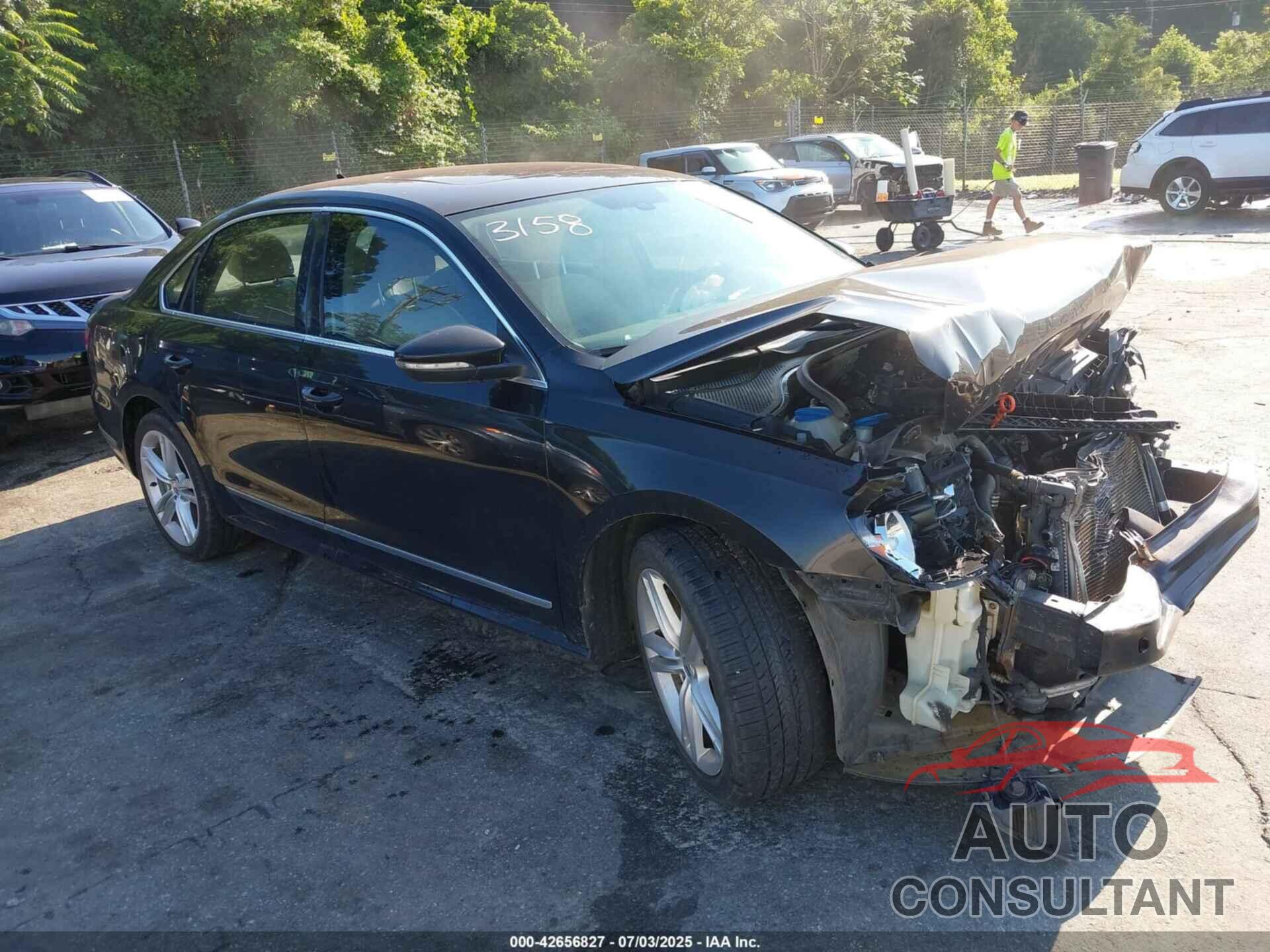 VOLKSWAGEN PASSAT 2012 - 1VWCN7A34CC003158