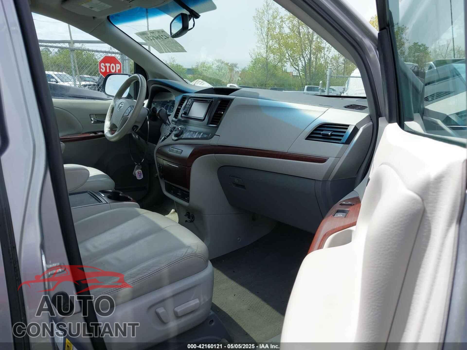 TOYOTA SIENNA 2013 - 5TDDK3DC8DS059592