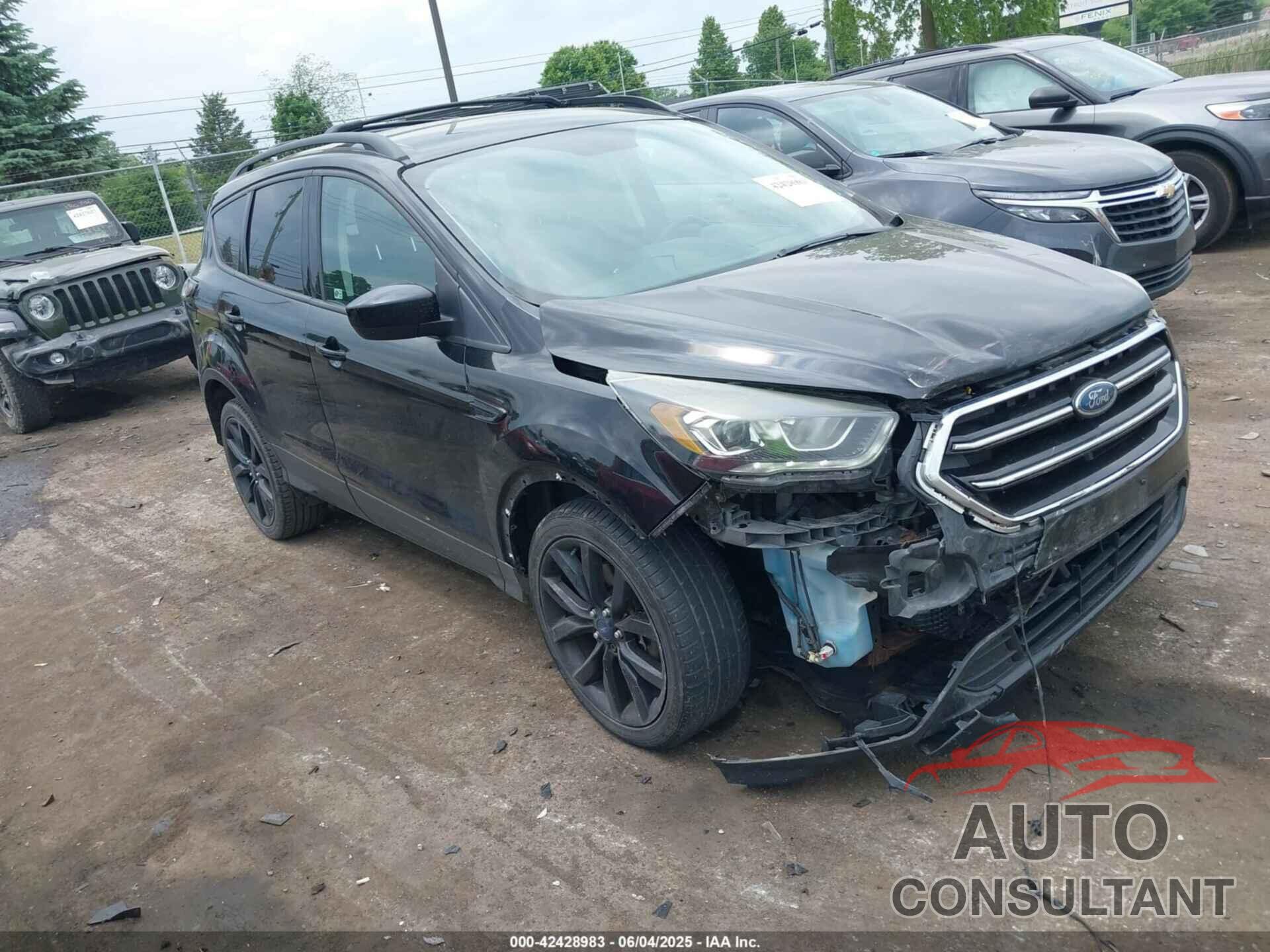 FORD ESCAPE 2017 - 1FMCU0G96HUA05483