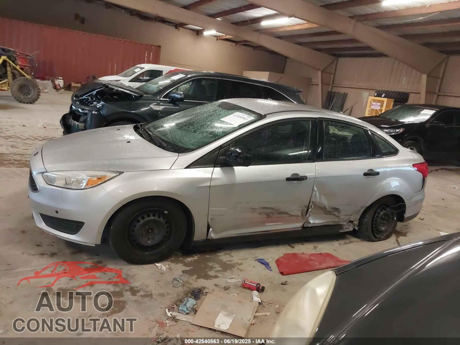 FORD FOCUS 2016 - 1FADP3E28GL322327