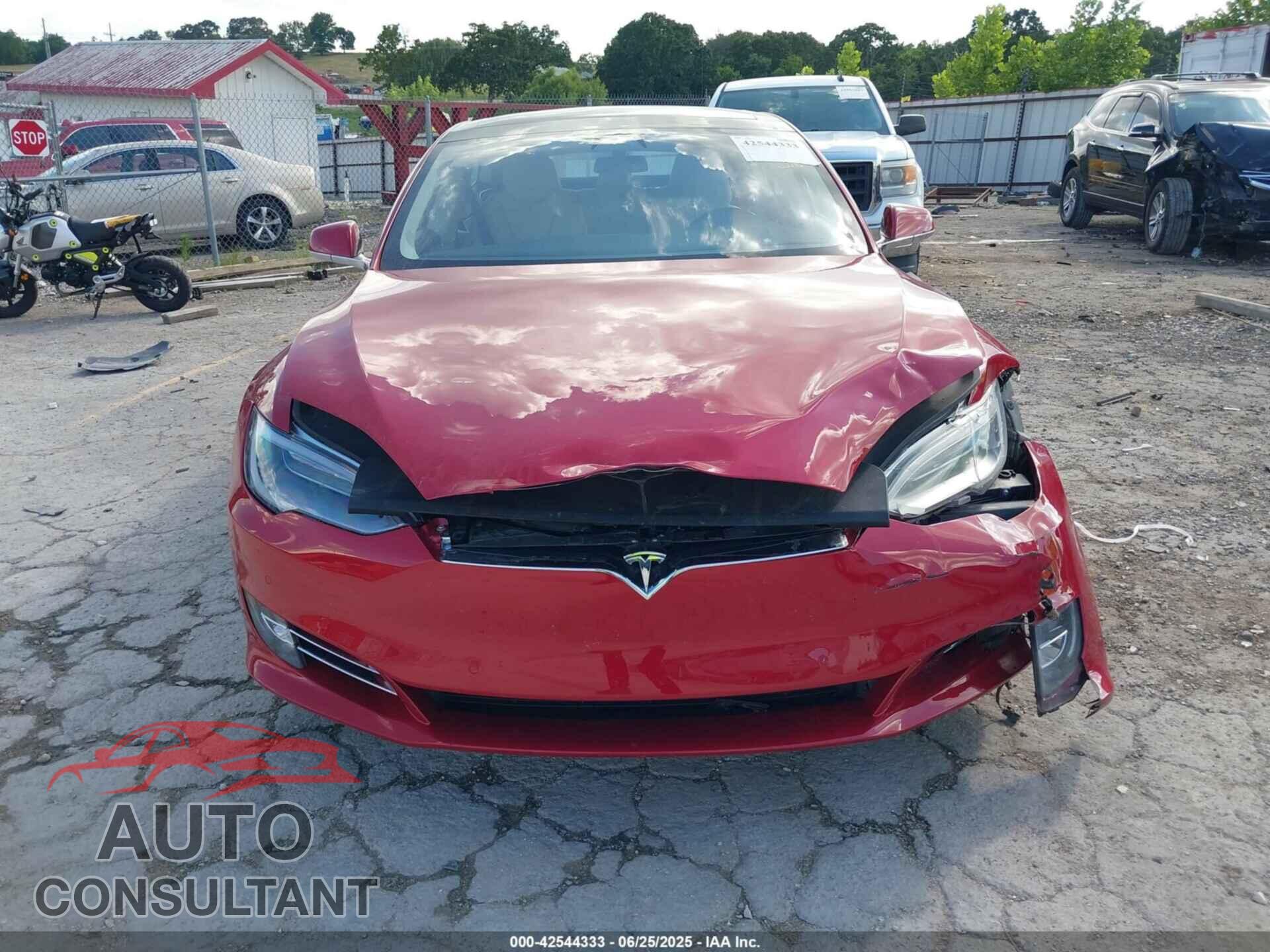 TESLA MODEL S 2017 - 5YJSA1E14HF199130