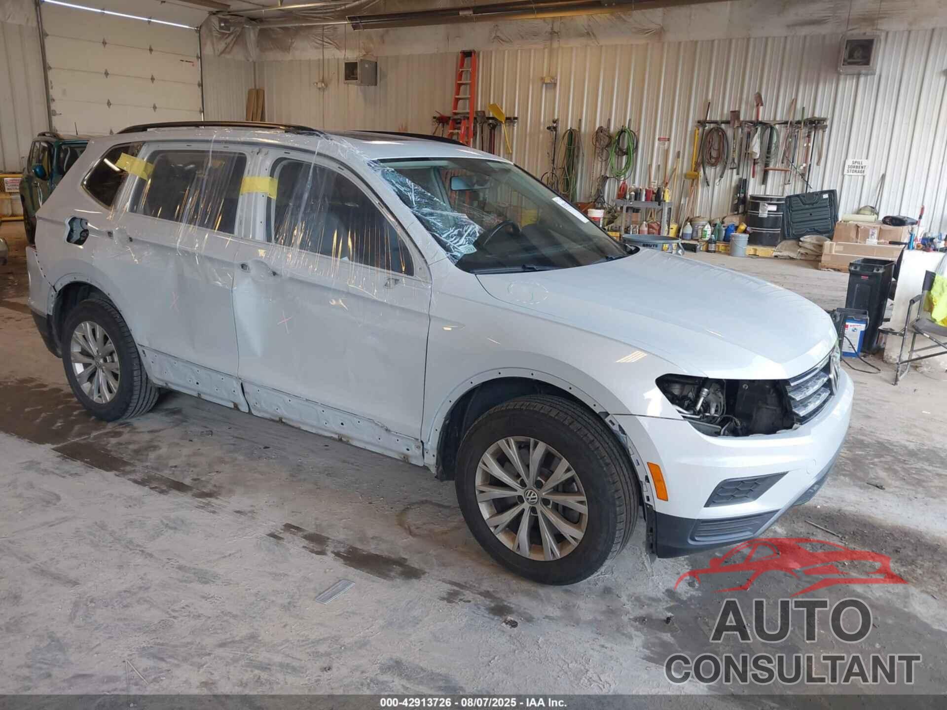 VOLKSWAGEN TIGUAN 2018 - 3VV2B7AX2JM087939