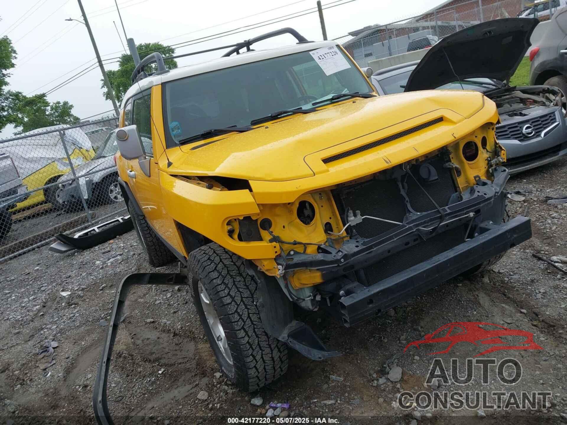 TOYOTA FJ CRUISER 2010 - JTEBU4BF7AK085474