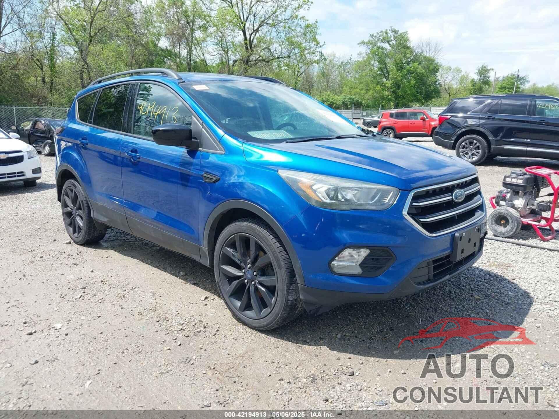 FORD ESCAPE 2017 - 1FMCU0GDXHUD57325