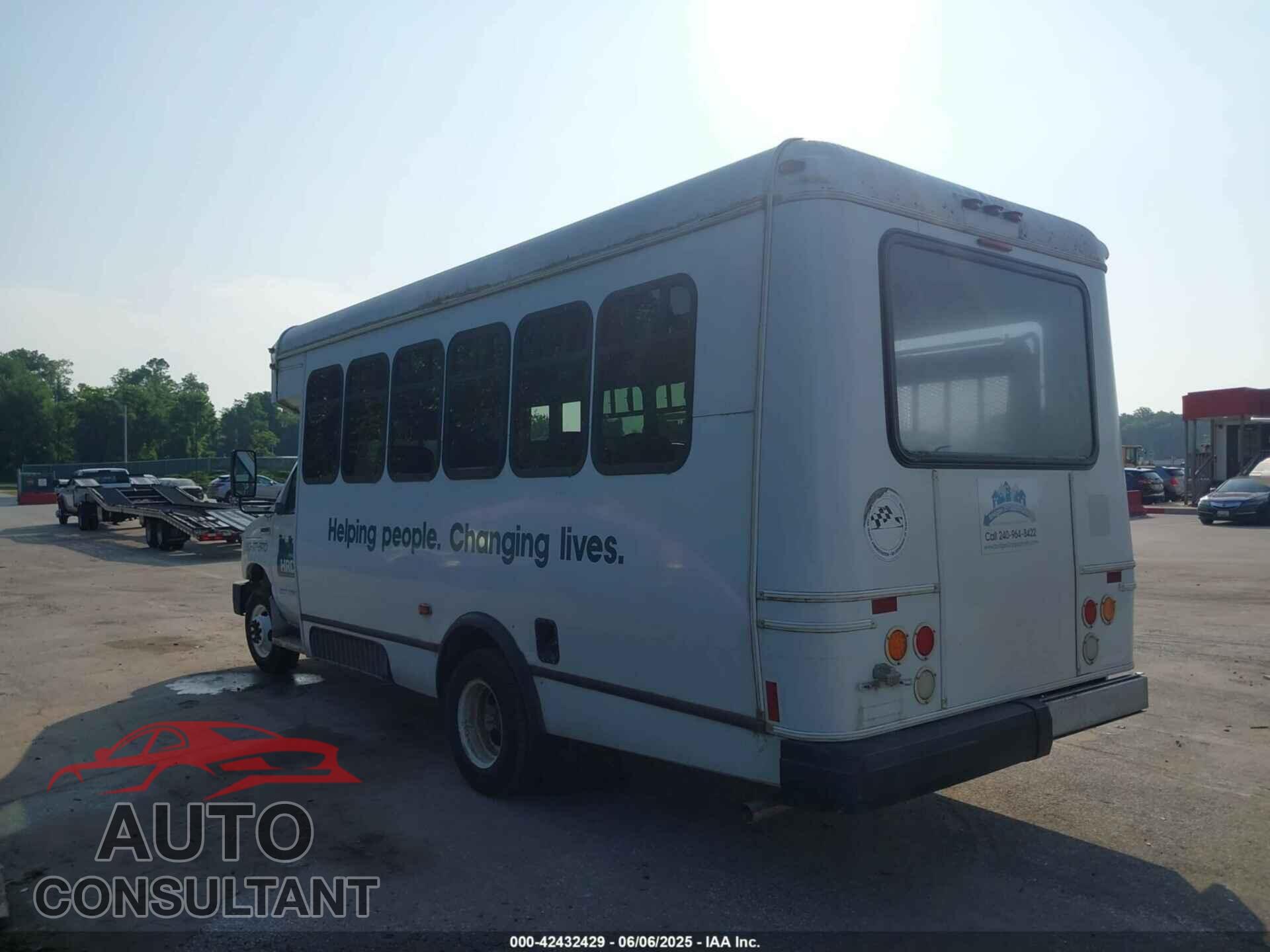 FORD E-450 CUTAWAY 2011 - 1FDFE4FS5BDB05216