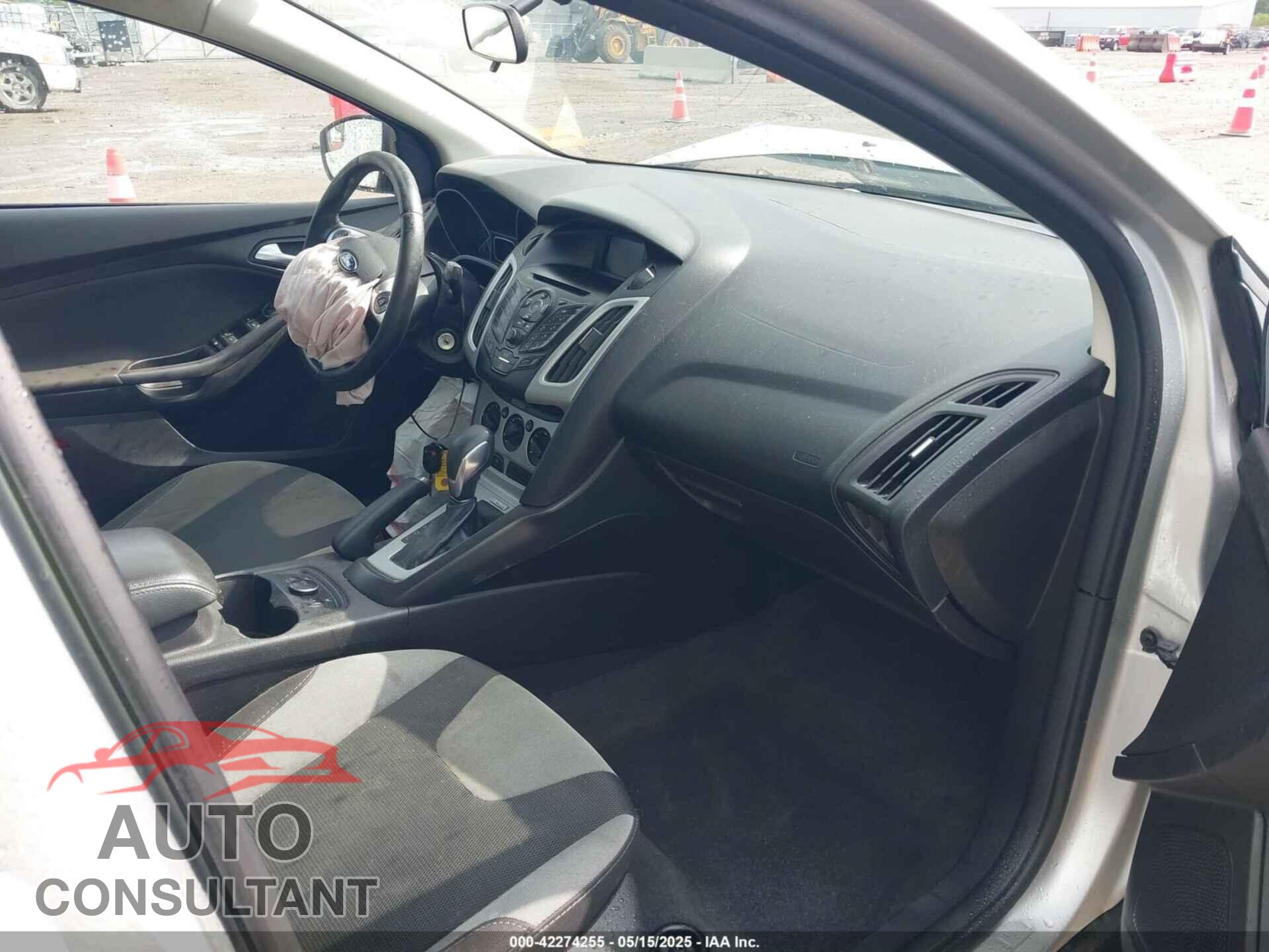 FORD FOCUS 2014 - 1FADP3F29EL270041
