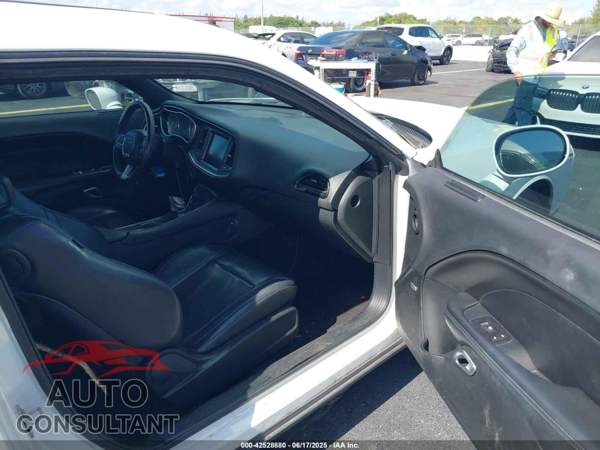 DODGE CHALLENGER 2015 - 2C3CDZBG4FH723004