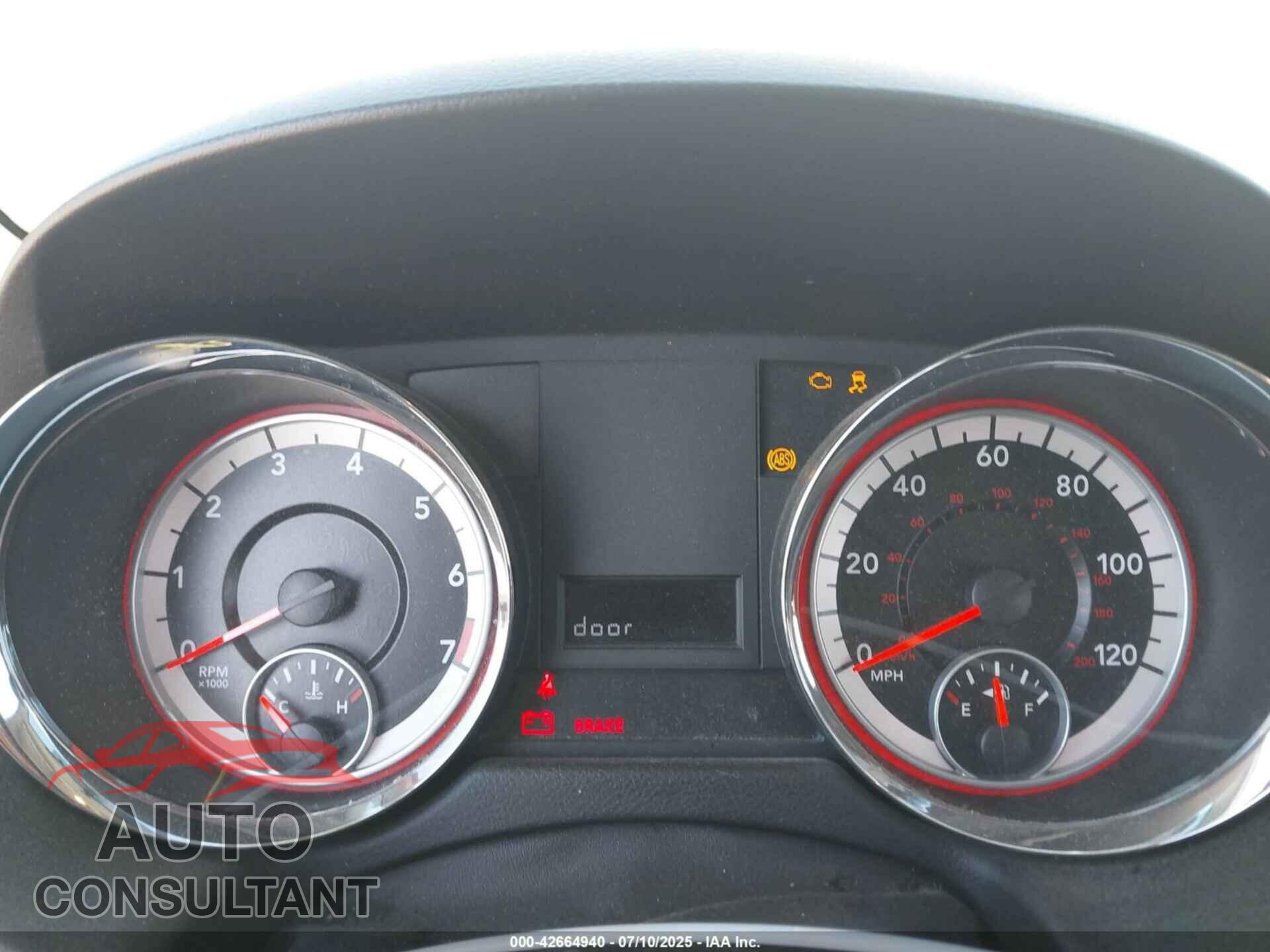 DODGE GRAND CARAVAN 2011 - 2D4RN3DG8BR628420