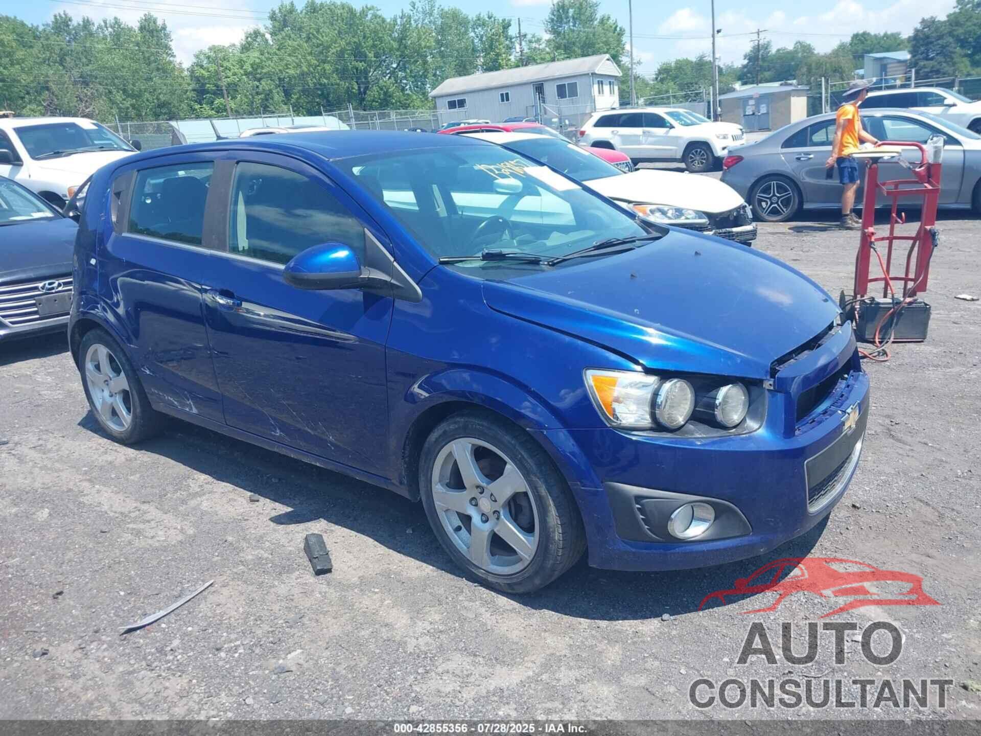 CHEVROLET SONIC 2014 - 1G1JE6SB6E4229122