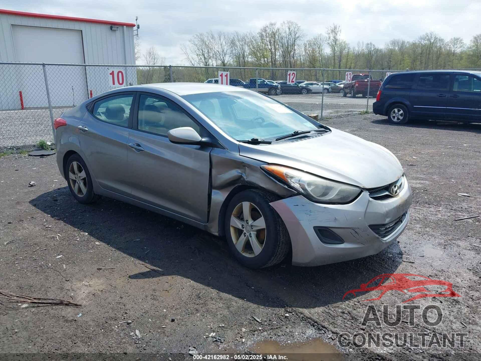 HYUNDAI ELANTRA 2011 - KMHDH4AE5BU131654
