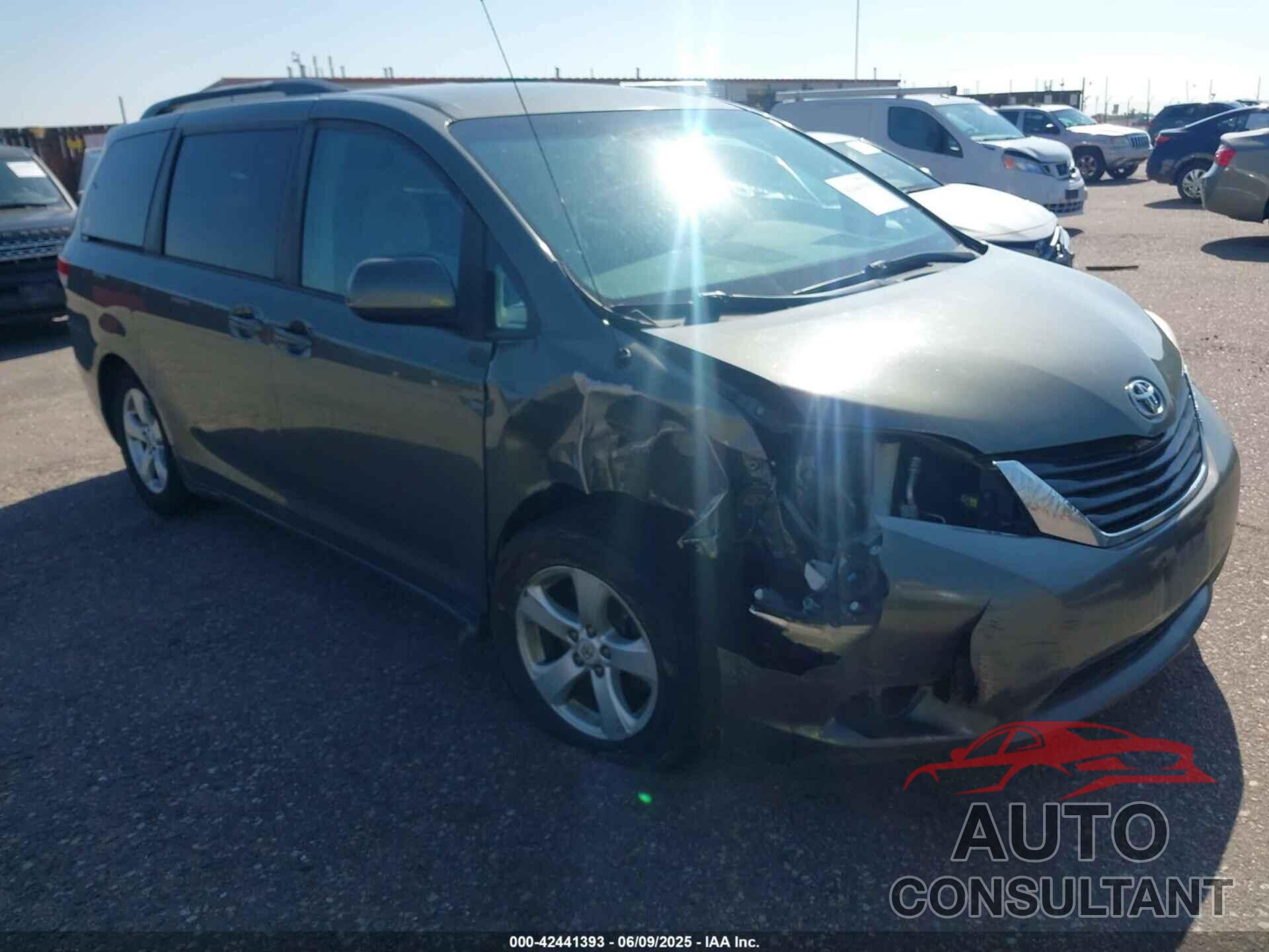 TOYOTA SIENNA 2011 - 5TDKK3DC9BS012415