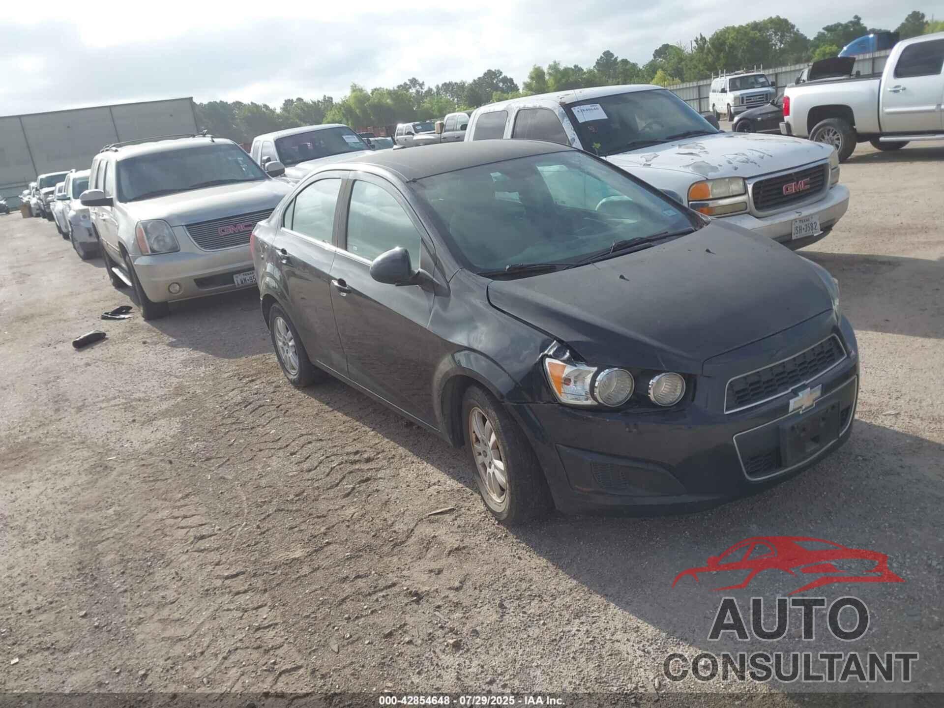 CHEVROLET SONIC 2013 - 1G1JC5SH1D4194539