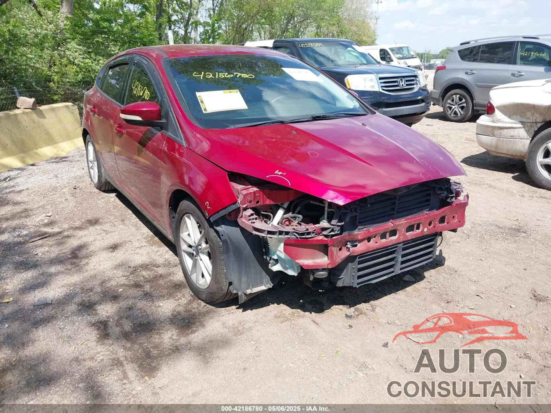 FORD FOCUS 2015 - 1FADP3K29FL277420