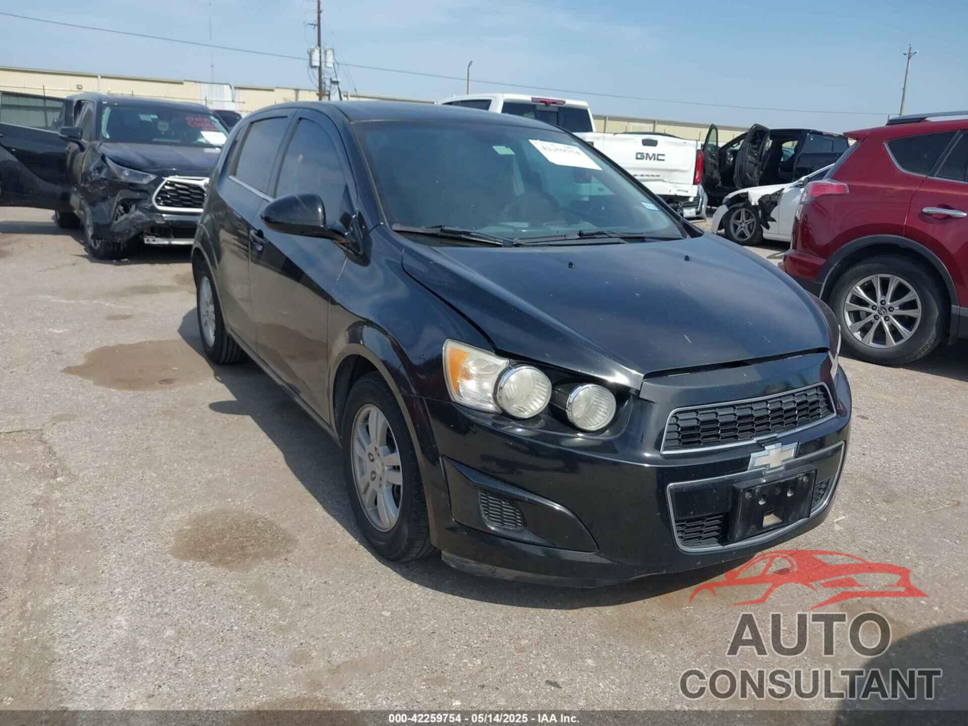 CHEVROLET SONIC 2012 - 1G1JC6SH0C4118637