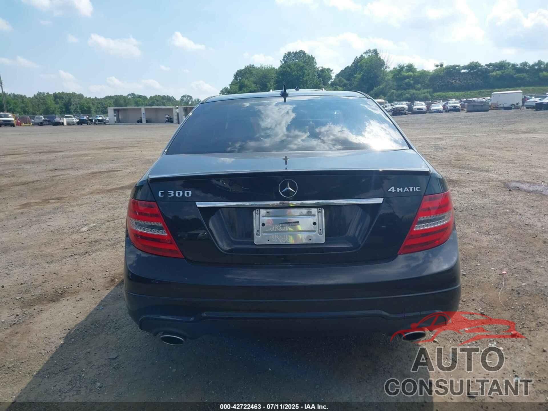 MERCEDES-BENZ C 300 2013 - WDDGF8AB3DR284534