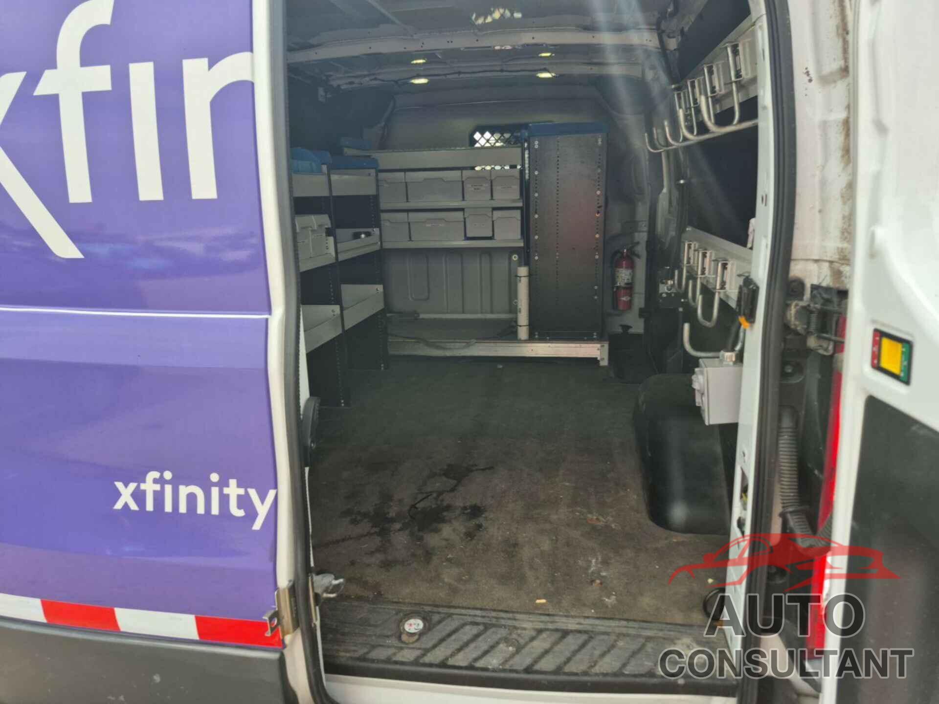 FORD TRANSIT 2017 - 1FTYR1YM0HKB05563