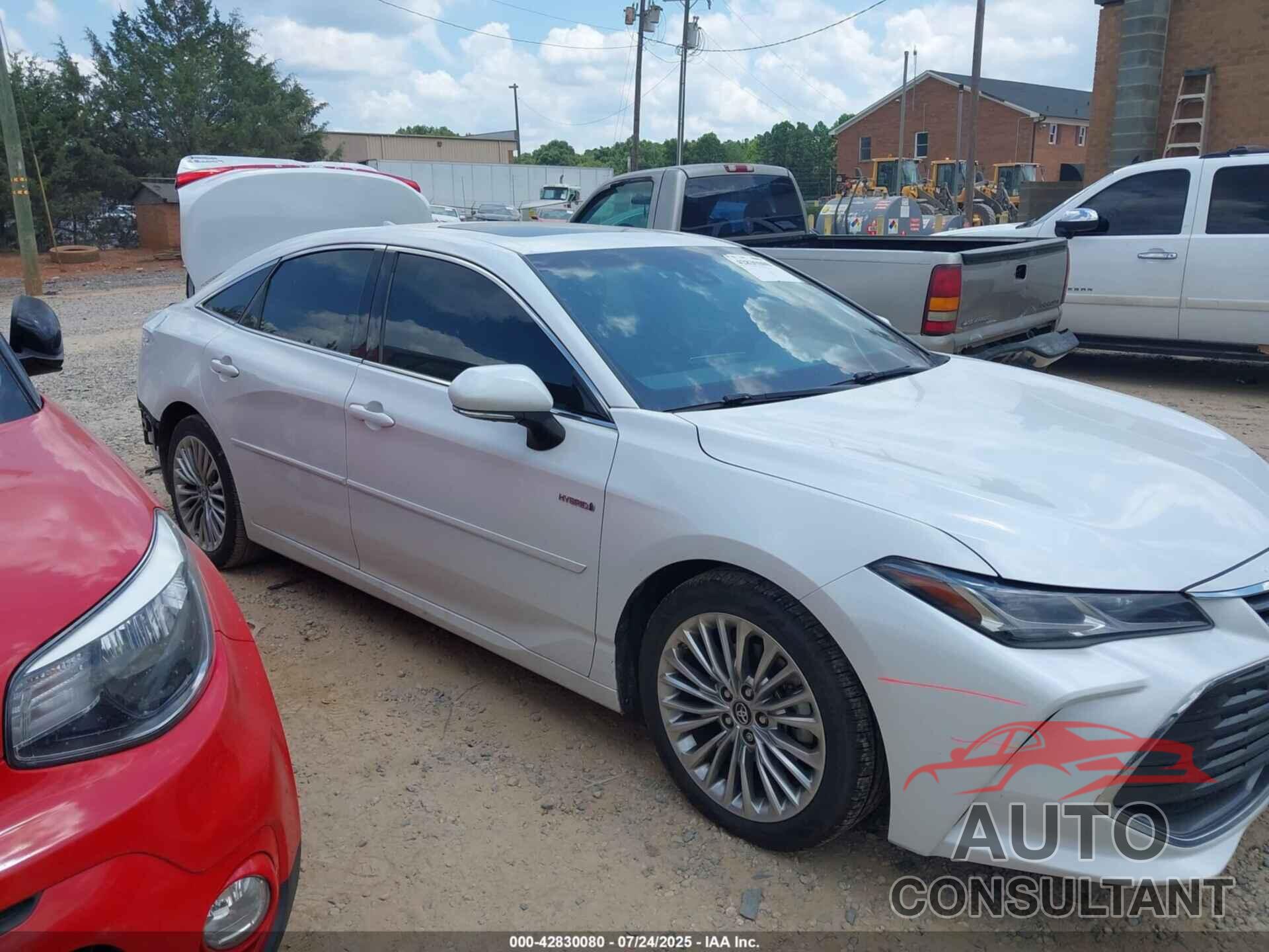 TOYOTA AVALON HYBRID 2019 - 4T1B21FB5KU010743