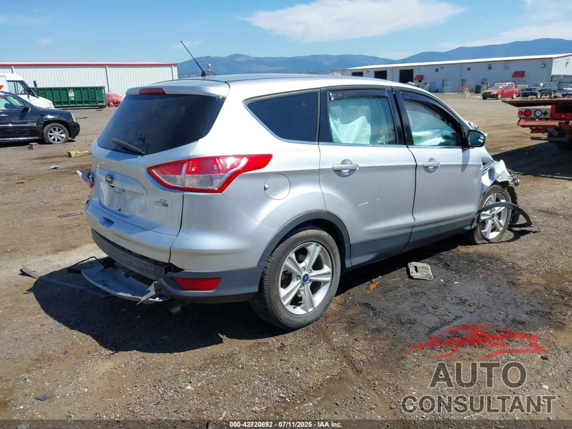 FORD ESCAPE 2015 - 1FMCU9G94FUC44208