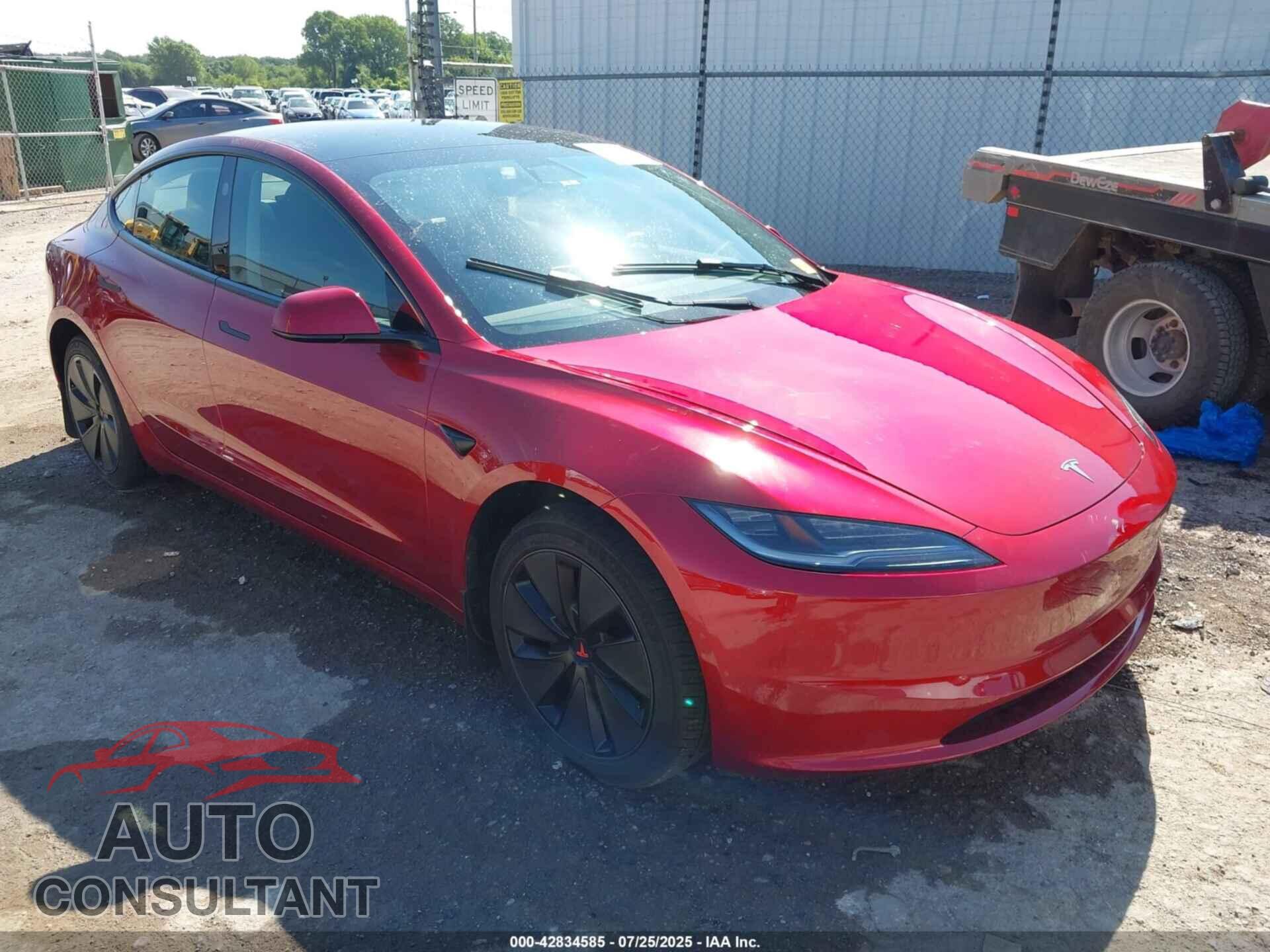 TESLA MODEL 3 2025 - 5YJ3E1EA3SF879262