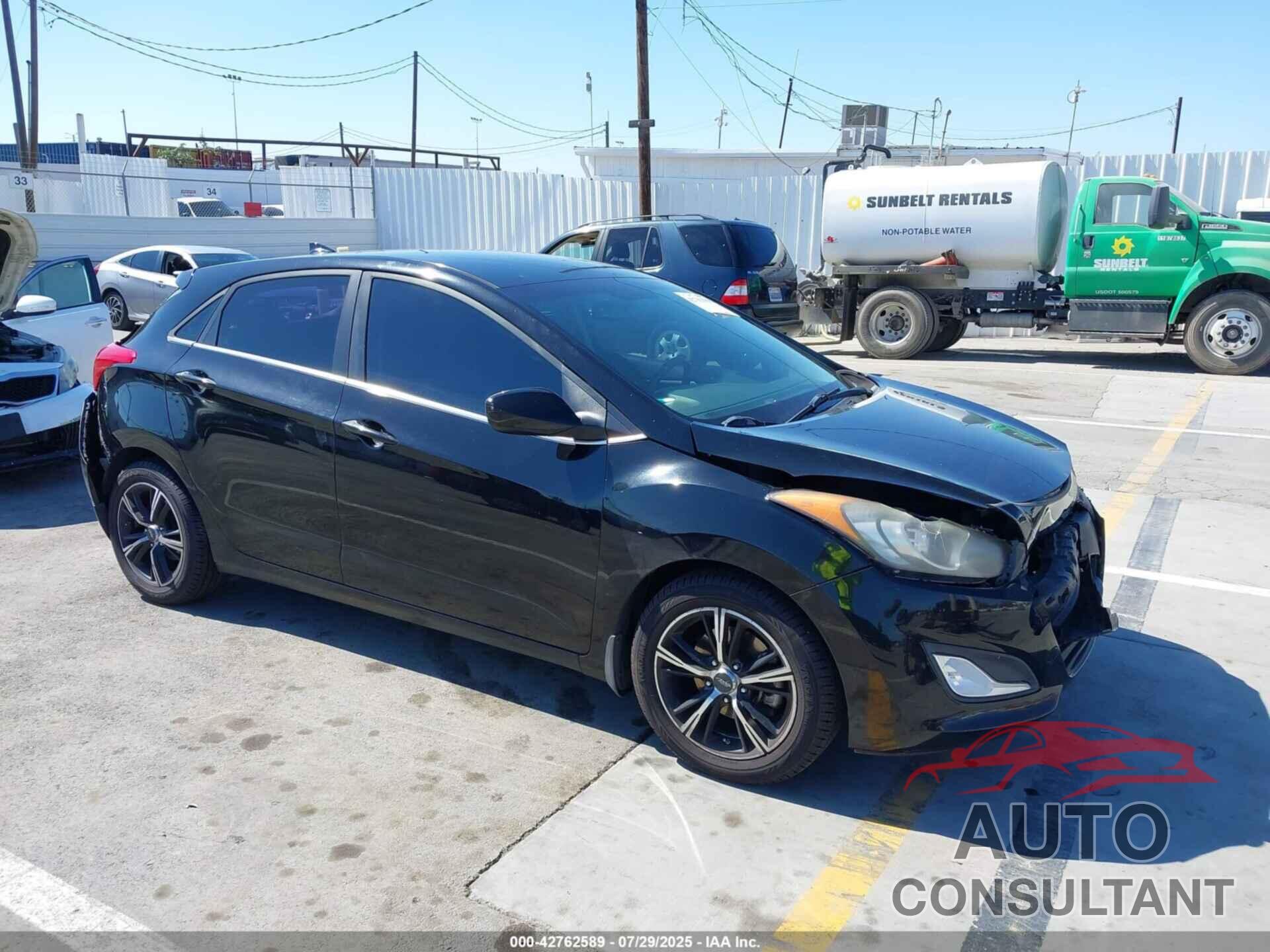 HYUNDAI ELANTRA GT 2013 - KMHD35LE5DU118780