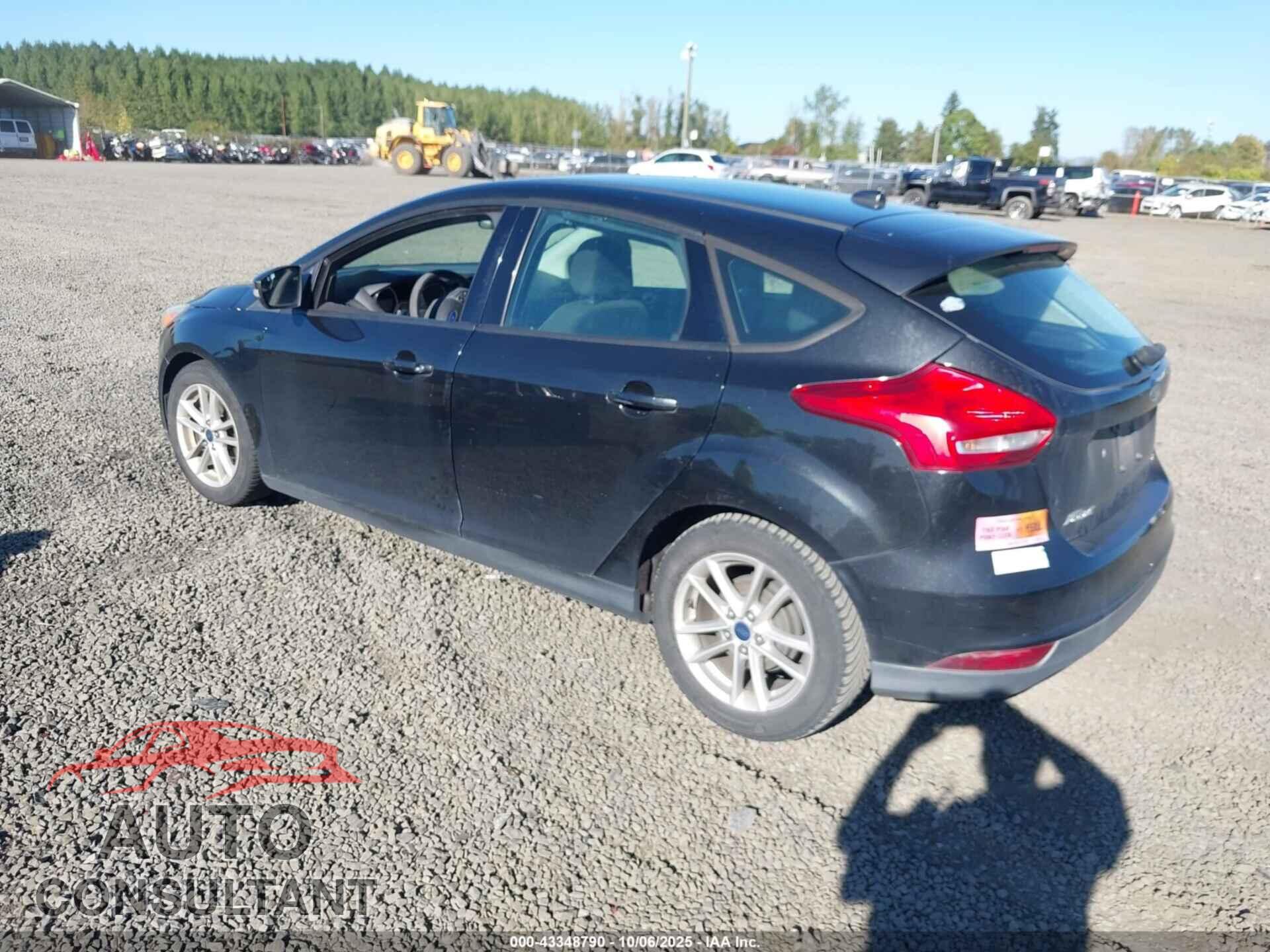 FORD FOCUS 2015 - 1FADP3K27FL307174