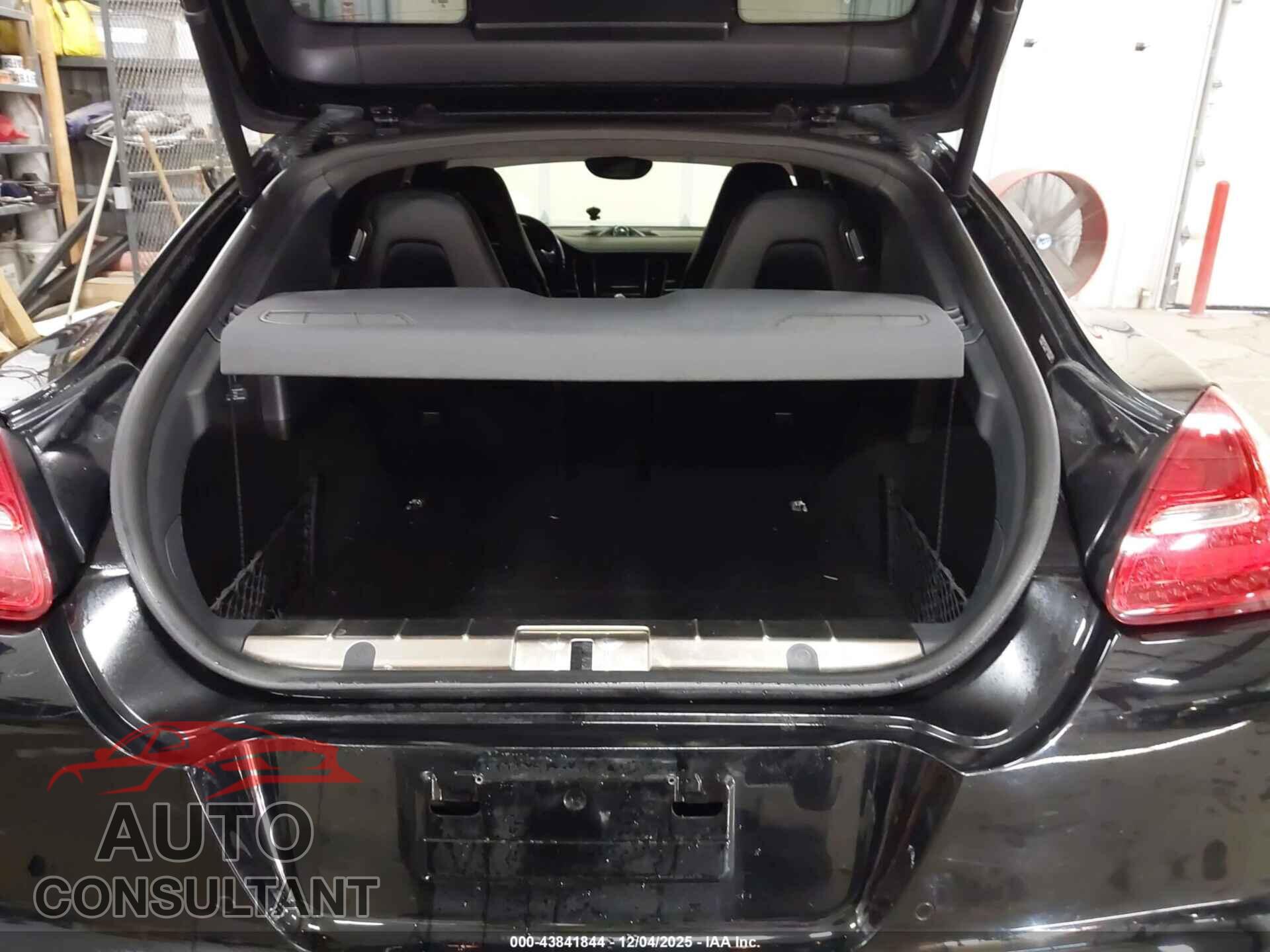 PORSCHE PANAMERA 2011 - WP0AC2A71BL090134