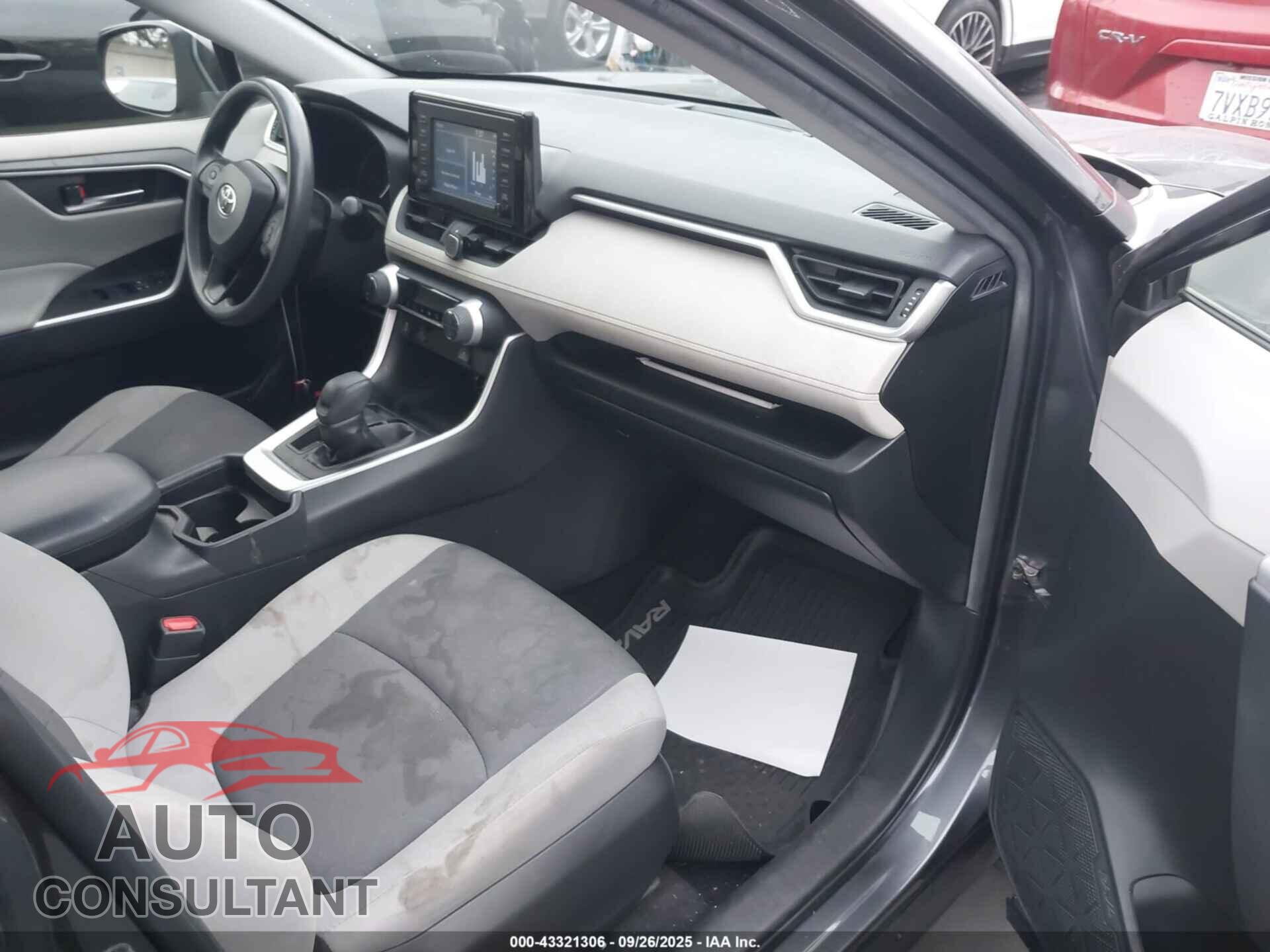 TOYOTA RAV4 2019 - JTMP1RFV5KD520130