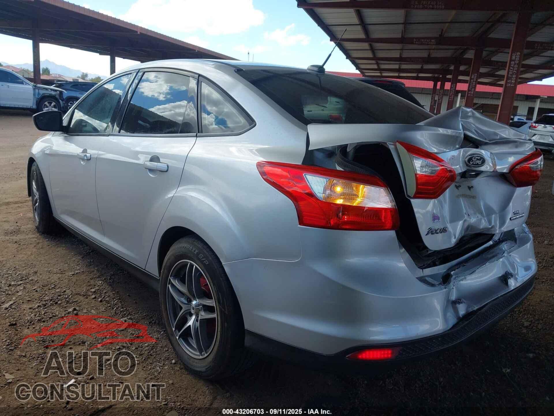 FORD FOCUS 2012 - 1FAHP3F21CL457417