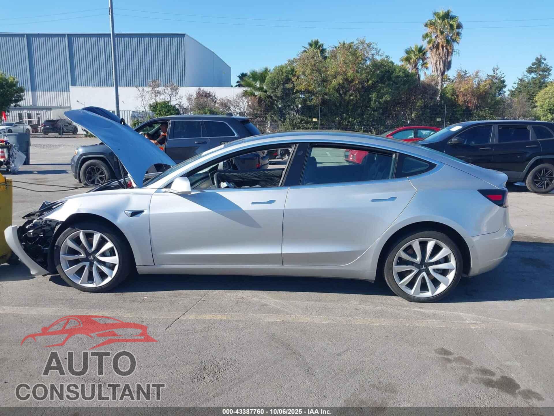 TESLA MODEL 3 2018 - 5YJ3E1EA8JF060830