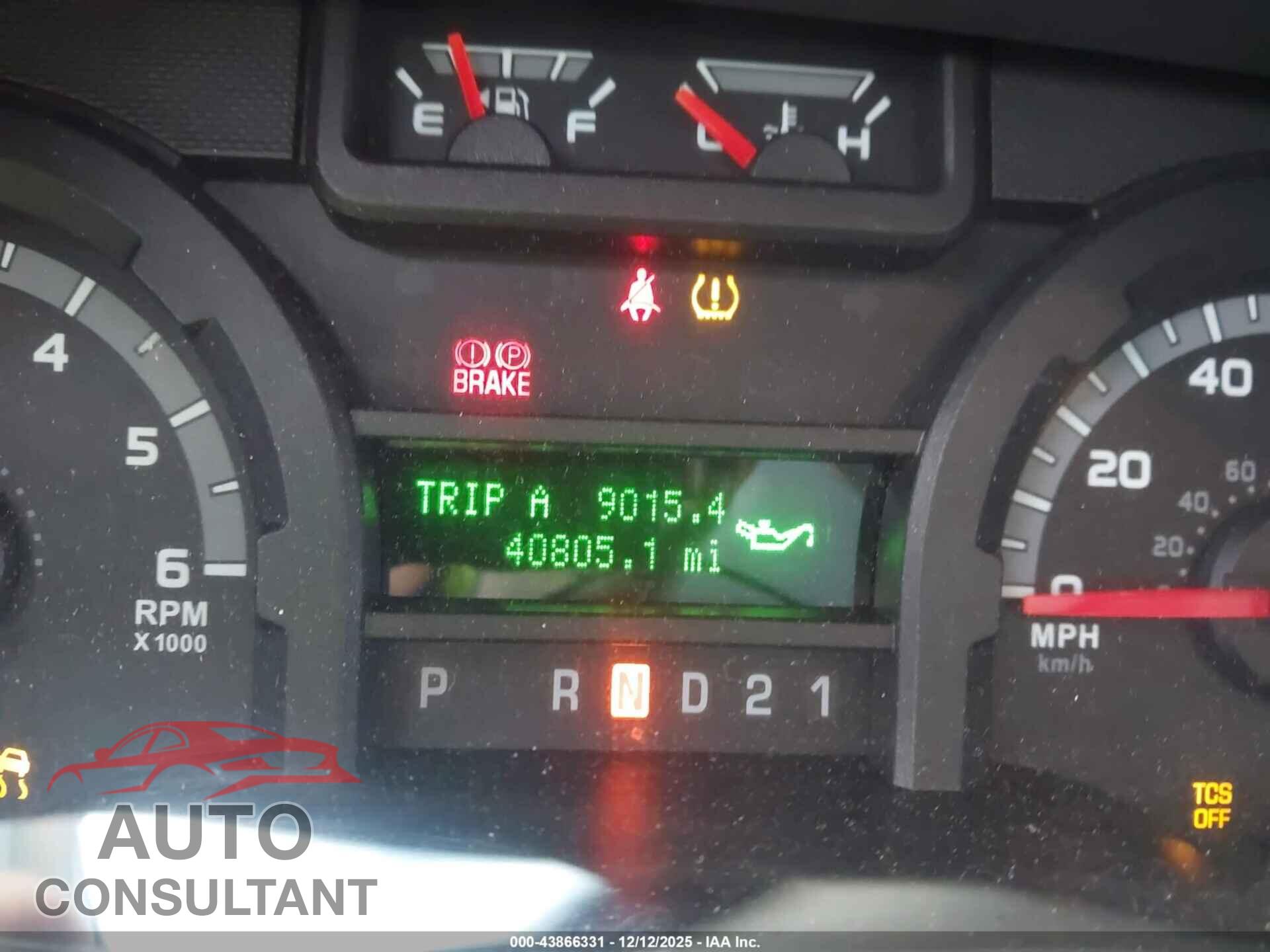 FORD E-350 SUPER DUTY 2011 - 1FBSS3BL7BDB08515
