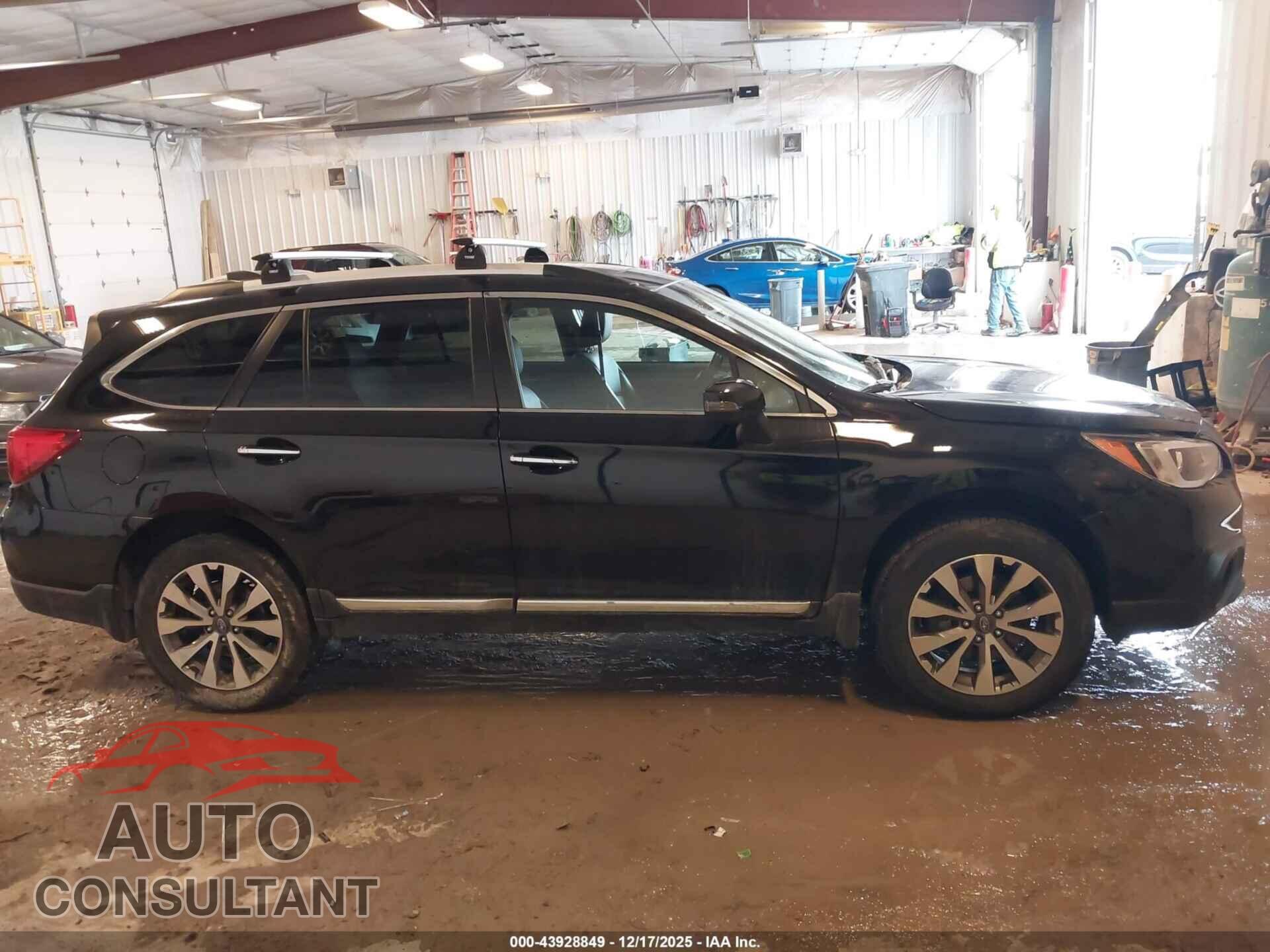 SUBARU OUTBACK 2017 - 4S4BSATC8H3316587