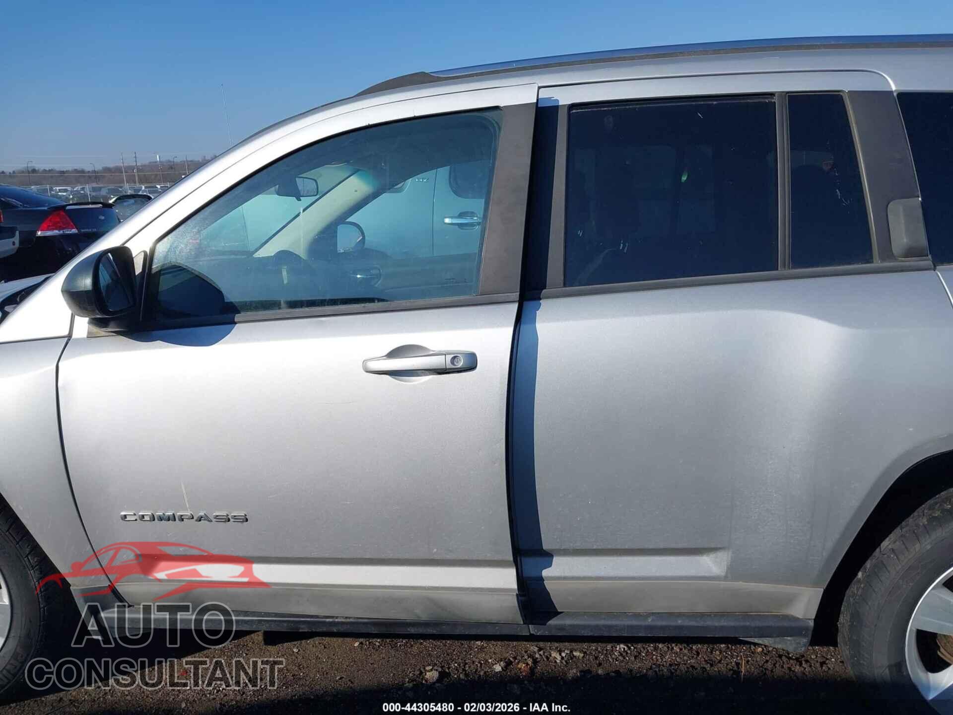 JEEP COMPASS 2011 - 1J4NF1FB3BD136079