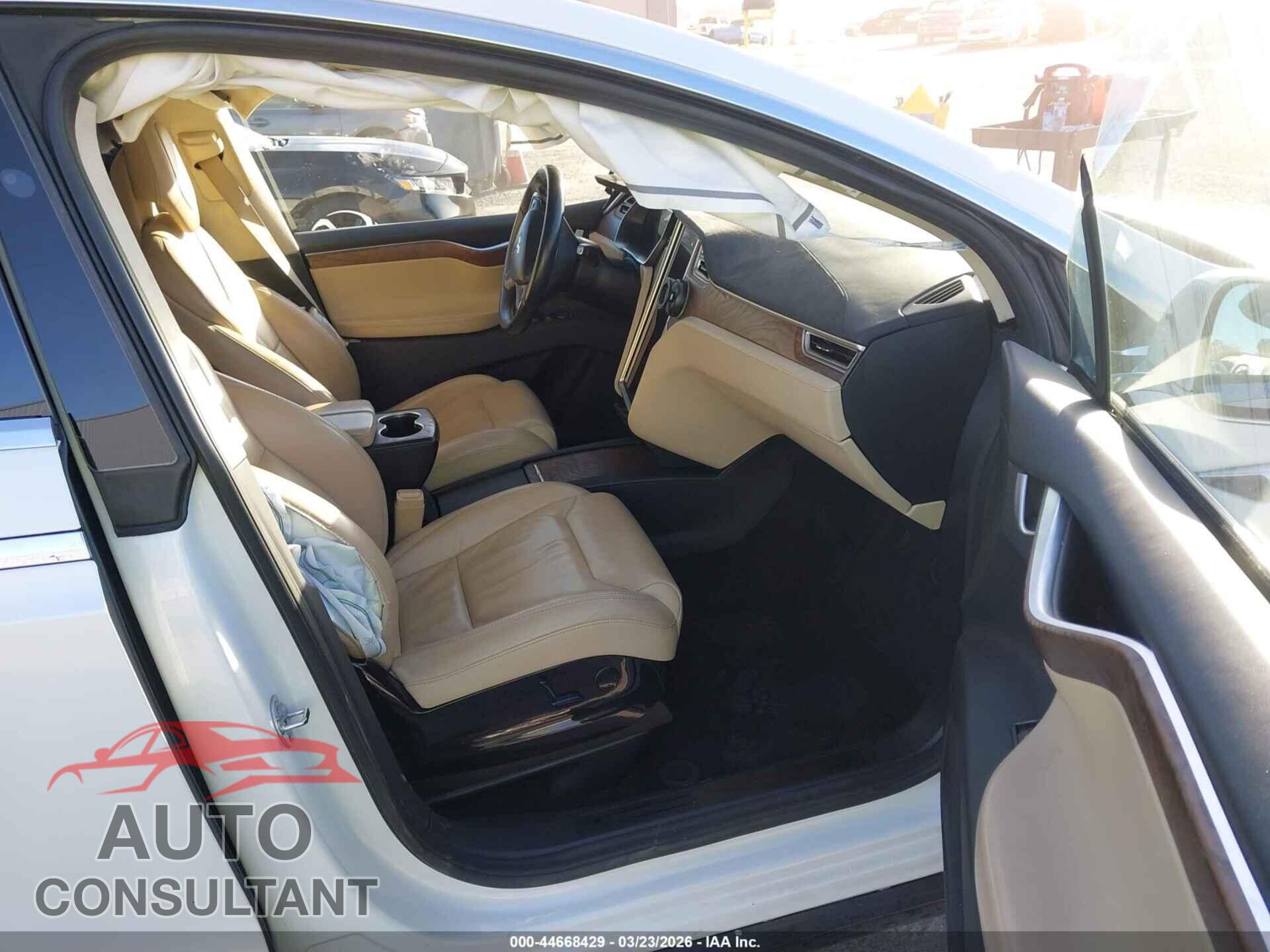 TESLA MODEL X 2017 - 5YJXCBE21HF041665