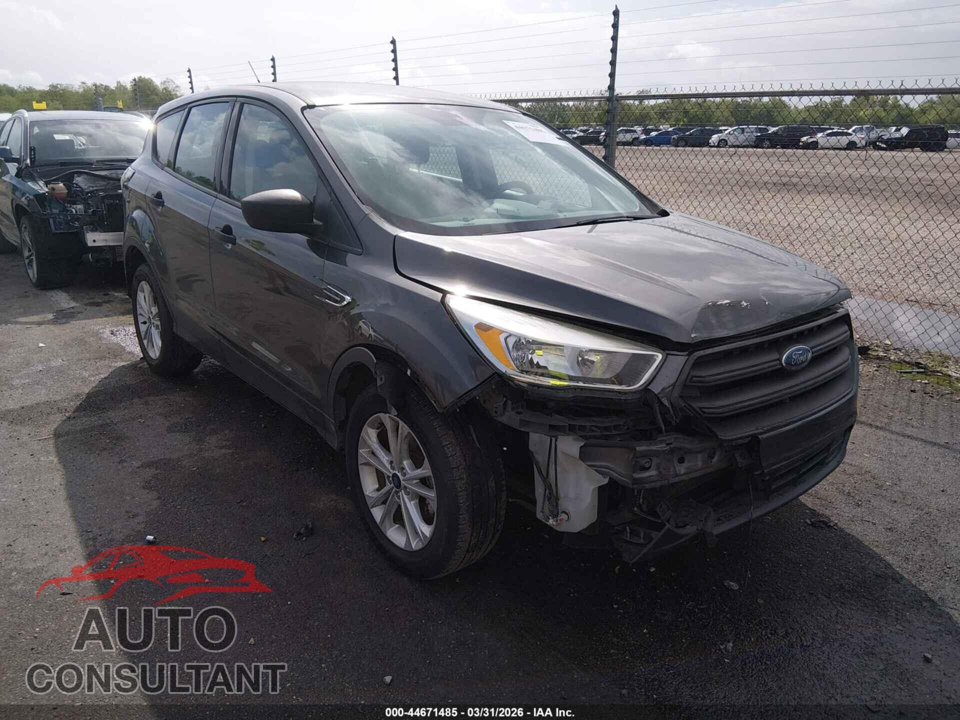 FORD ESCAPE 2017 - 1FMCU0F7XHUB26324
