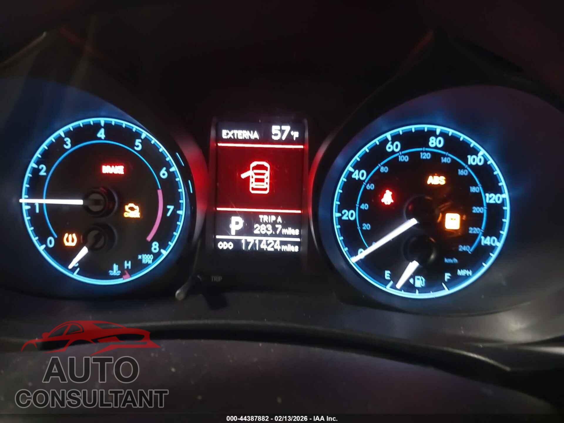 TOYOTA COROLLA 2014 - 2T1BURHEXEC103473