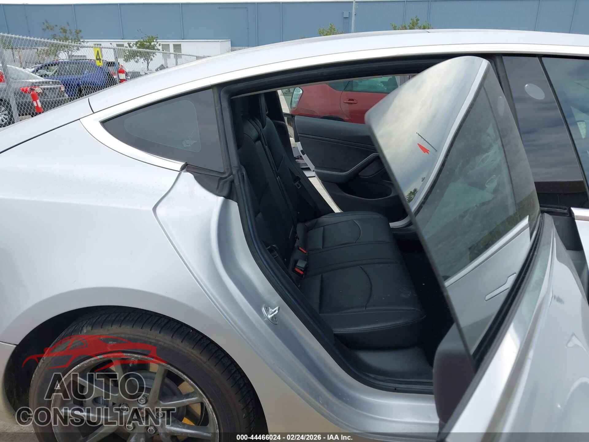 TESLA MODEL 3 2017 - 5YJ3E1EA3HF002876