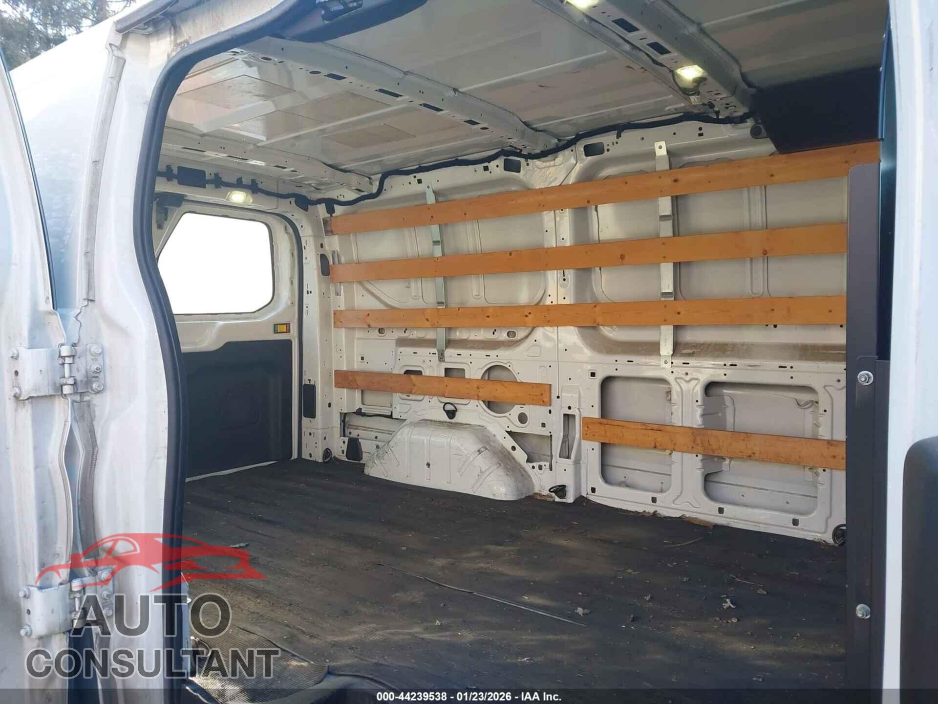 FORD TRANSIT-250 2017 - 1FTYR1ZMXHKB09649