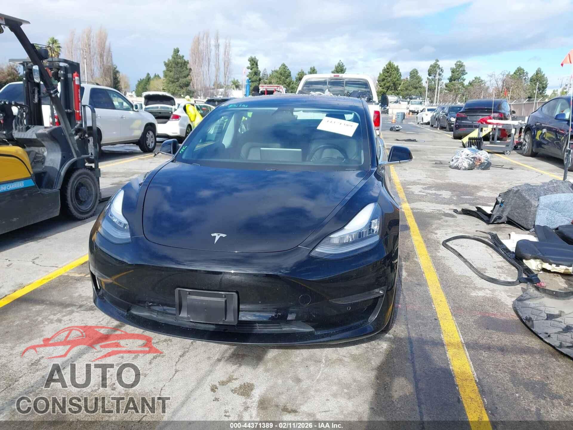 TESLA MODEL 3 2018 - 5YJ3E1EA9JF151671