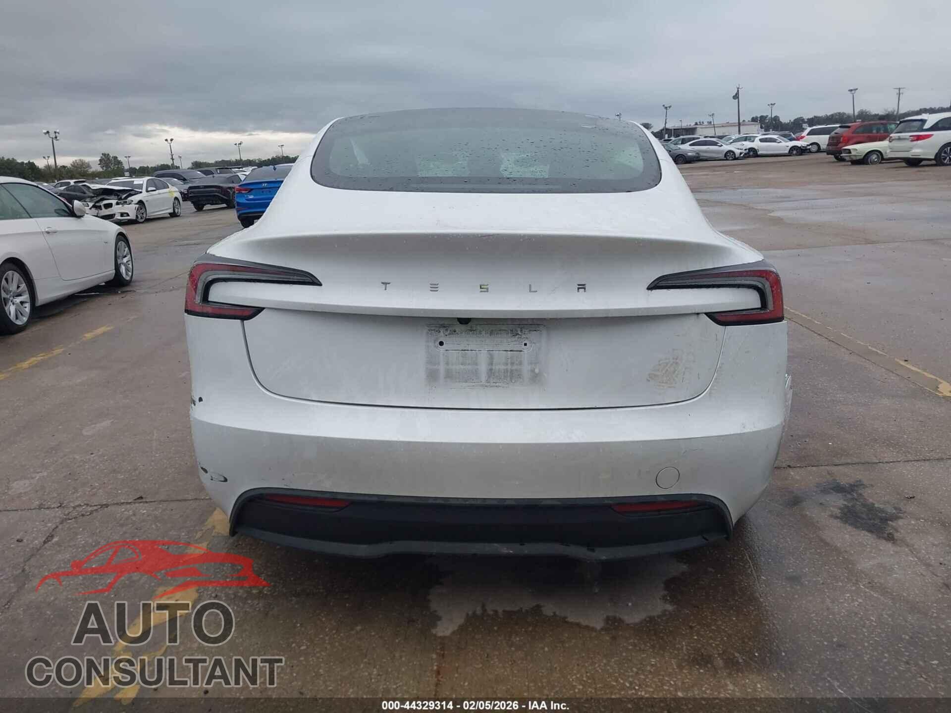 TESLA MODEL 3 2025 - 5YJ3E1EA0SF909348