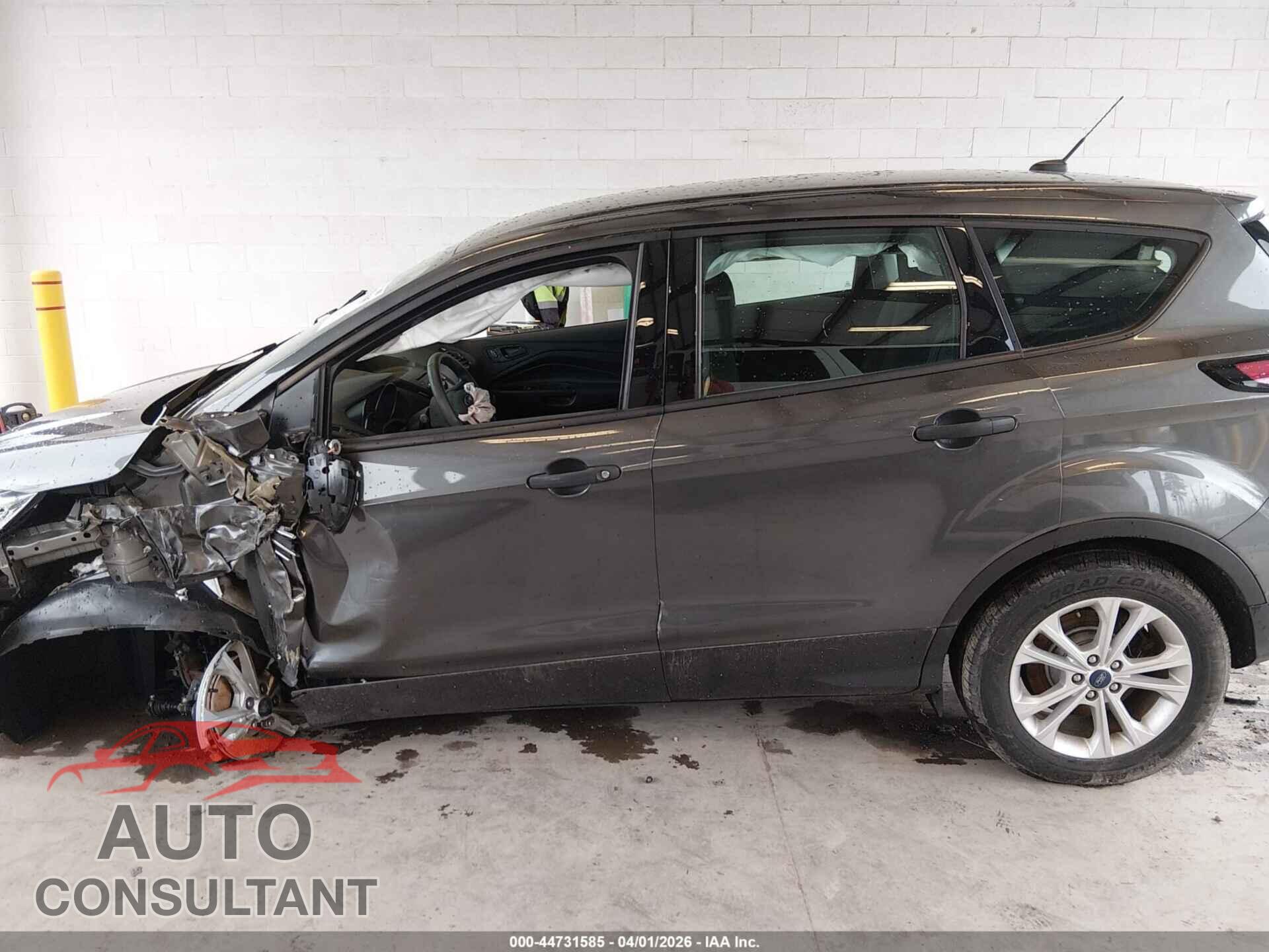 FORD ESCAPE 2017 - 1FMCU0F79HUE75104