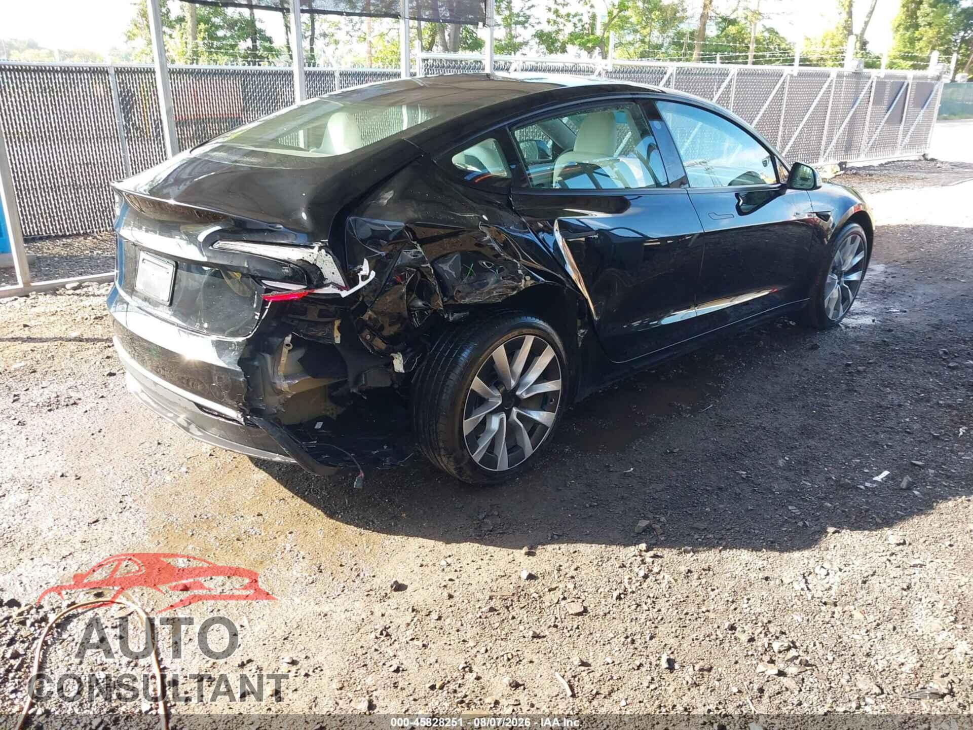 TESLA MODEL 3 2024 - 5YJ3E1EA5RF833071