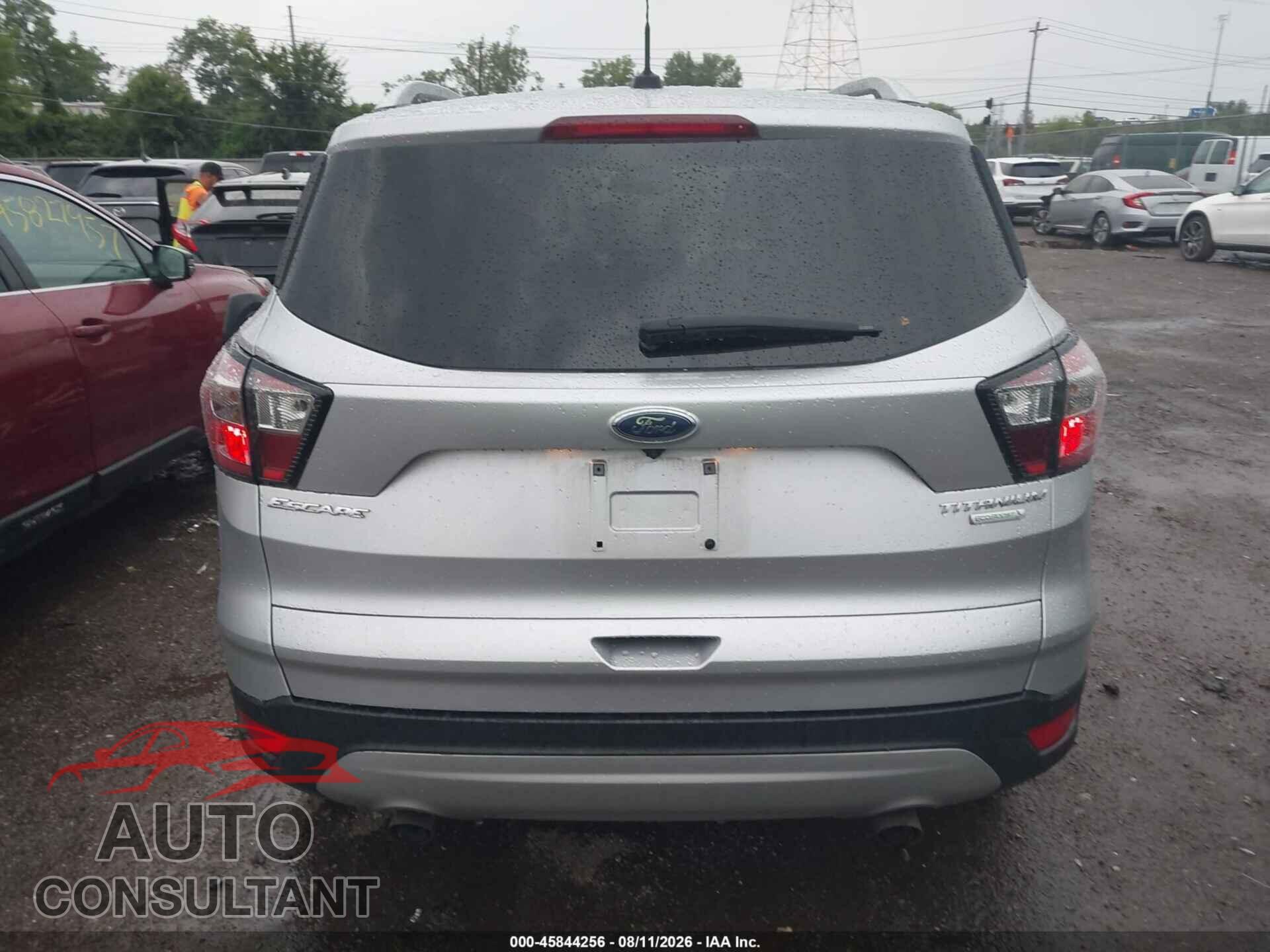 FORD ESCAPE 2017 - 1FMCU0J92HUB91354