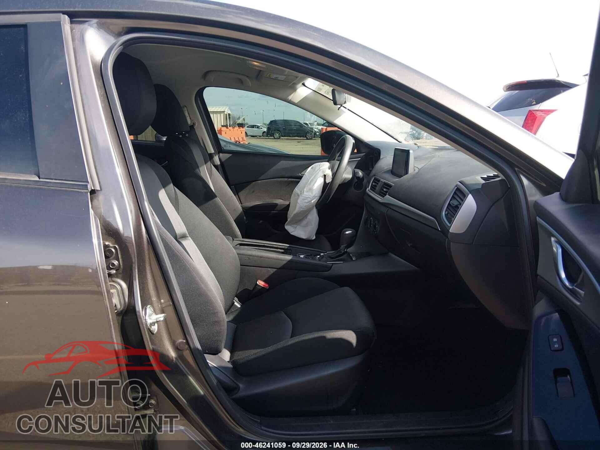 MAZDA MAZDA3 2017 - 3MZBN1U72HM112604