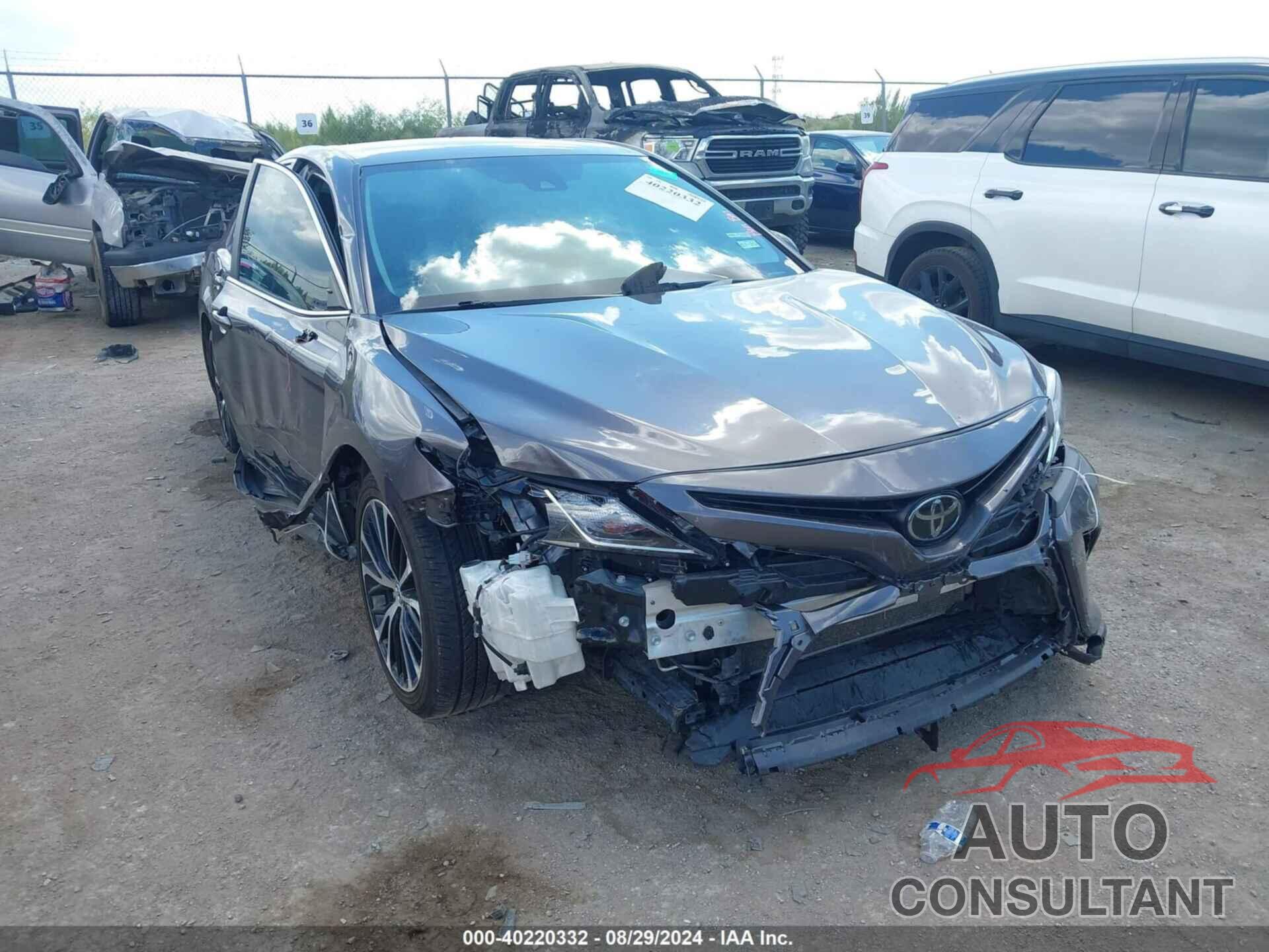 TOYOTA CAMRY 2018 - 4T1B11HKXJU594300