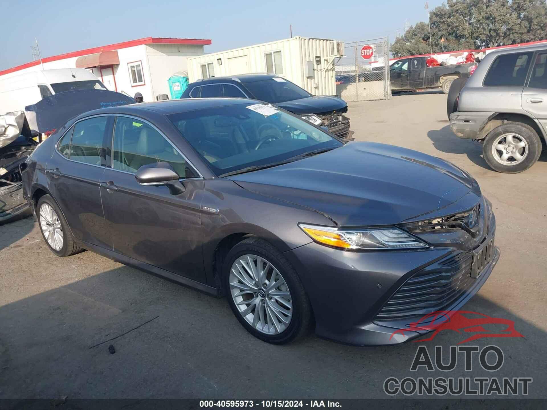 TOYOTA CAMRY HYBRID 2018 - 4T1B21HK1JU008225