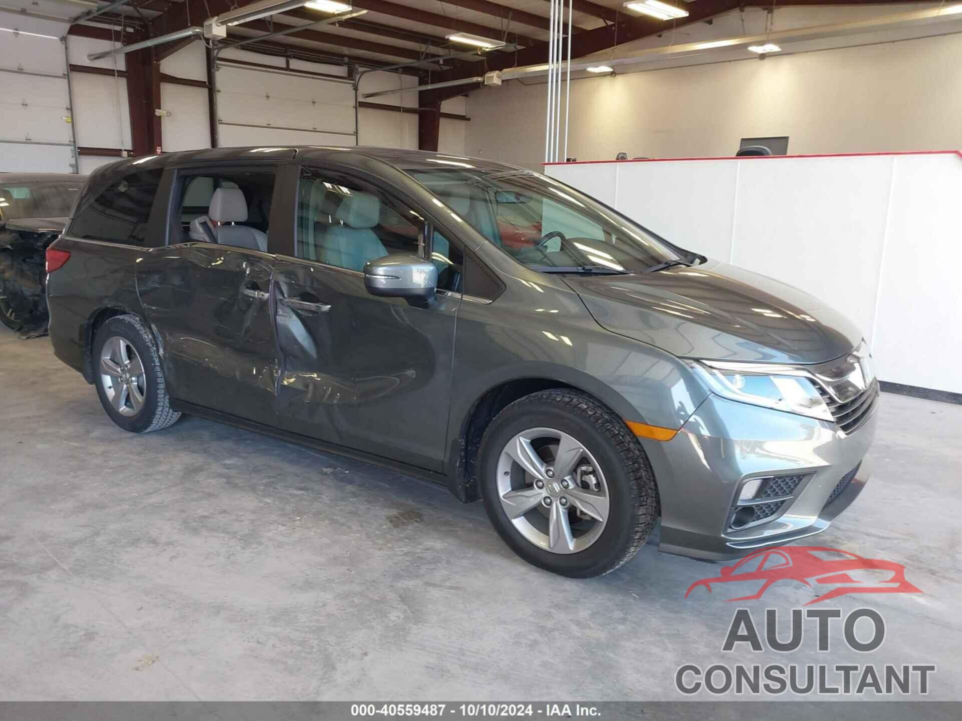 HONDA ODYSSEY 2018 - 5FNRL6H76JB102652