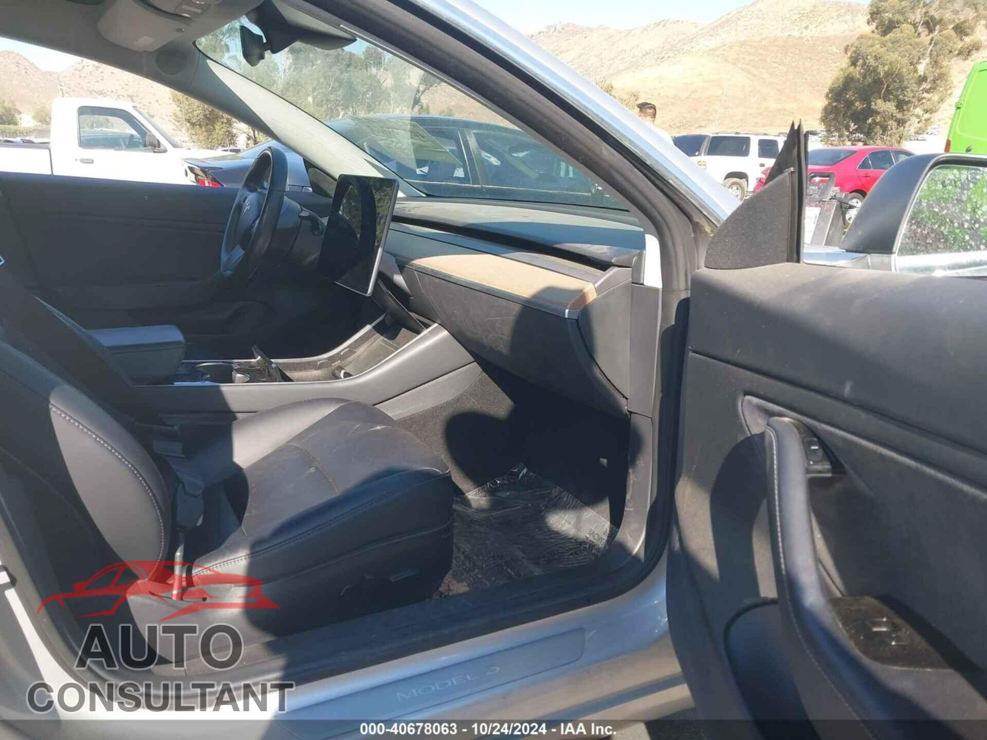 TESLA MODEL 3 2018 - 5YJ3E1EA3JF043773