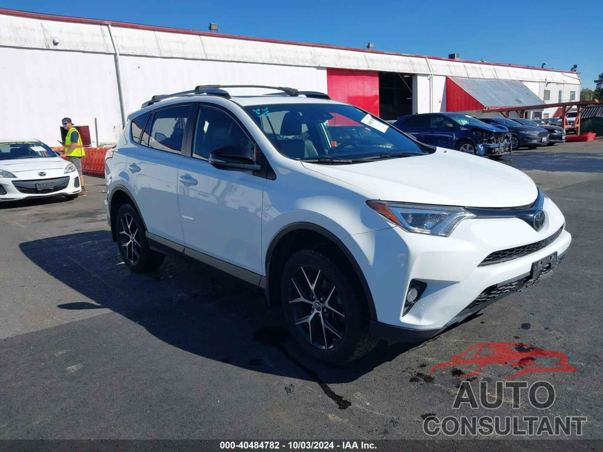 TOYOTA RAV4 2018 - JTMJFREV7JJ234658