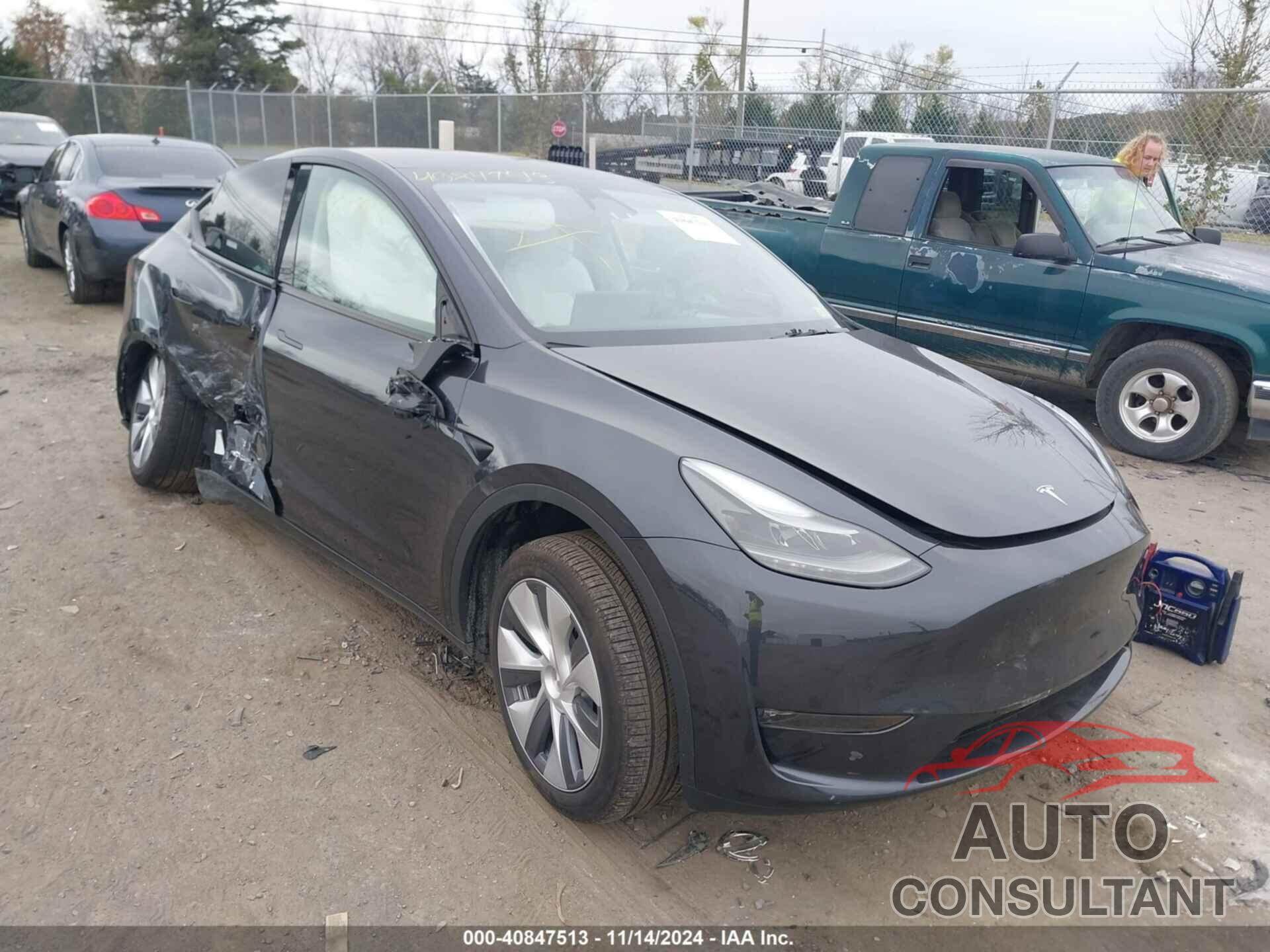 TESLA MODEL Y 2024 - 7SAYGDEE7RA263739